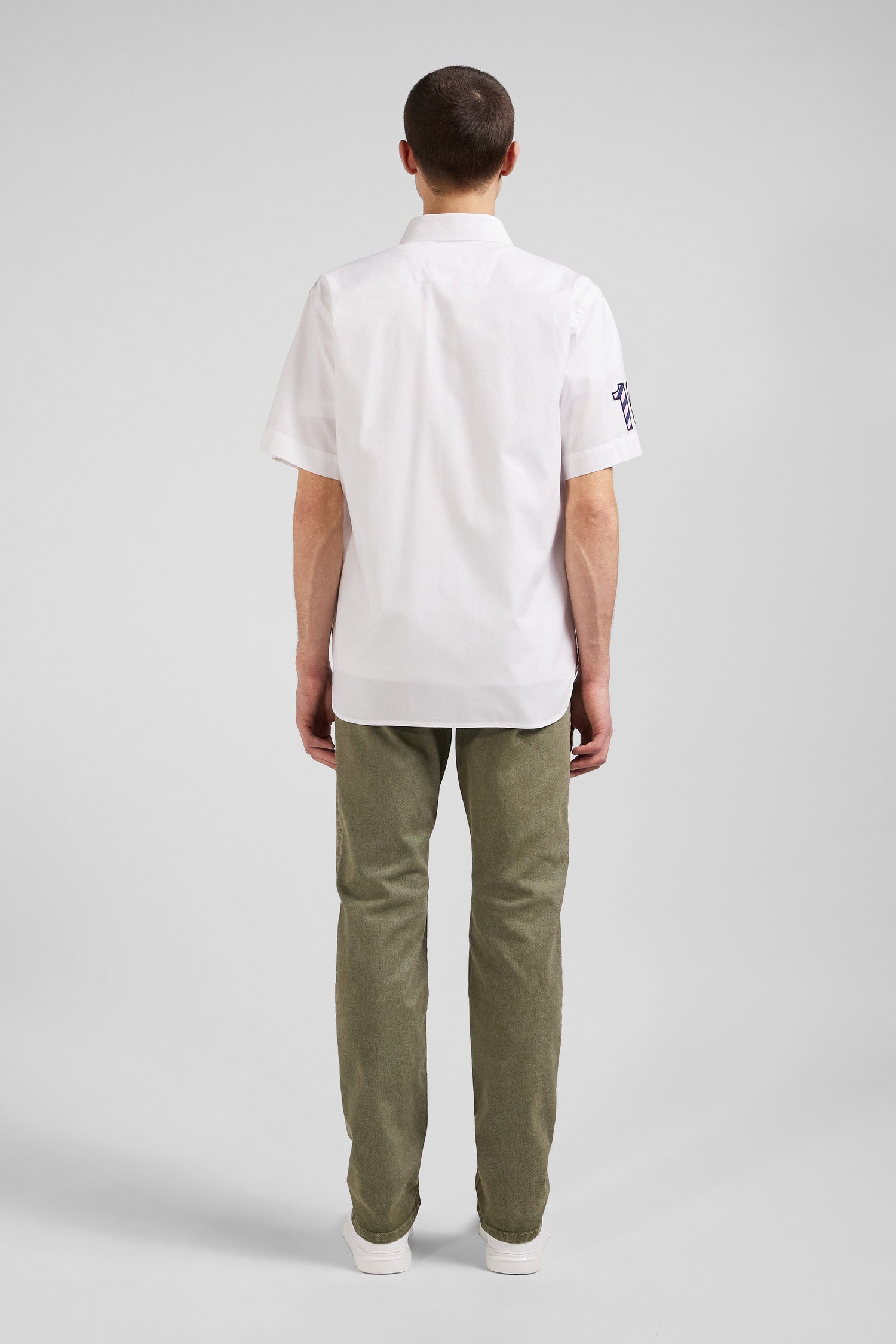 Regular white cotton short-sleeved shirt