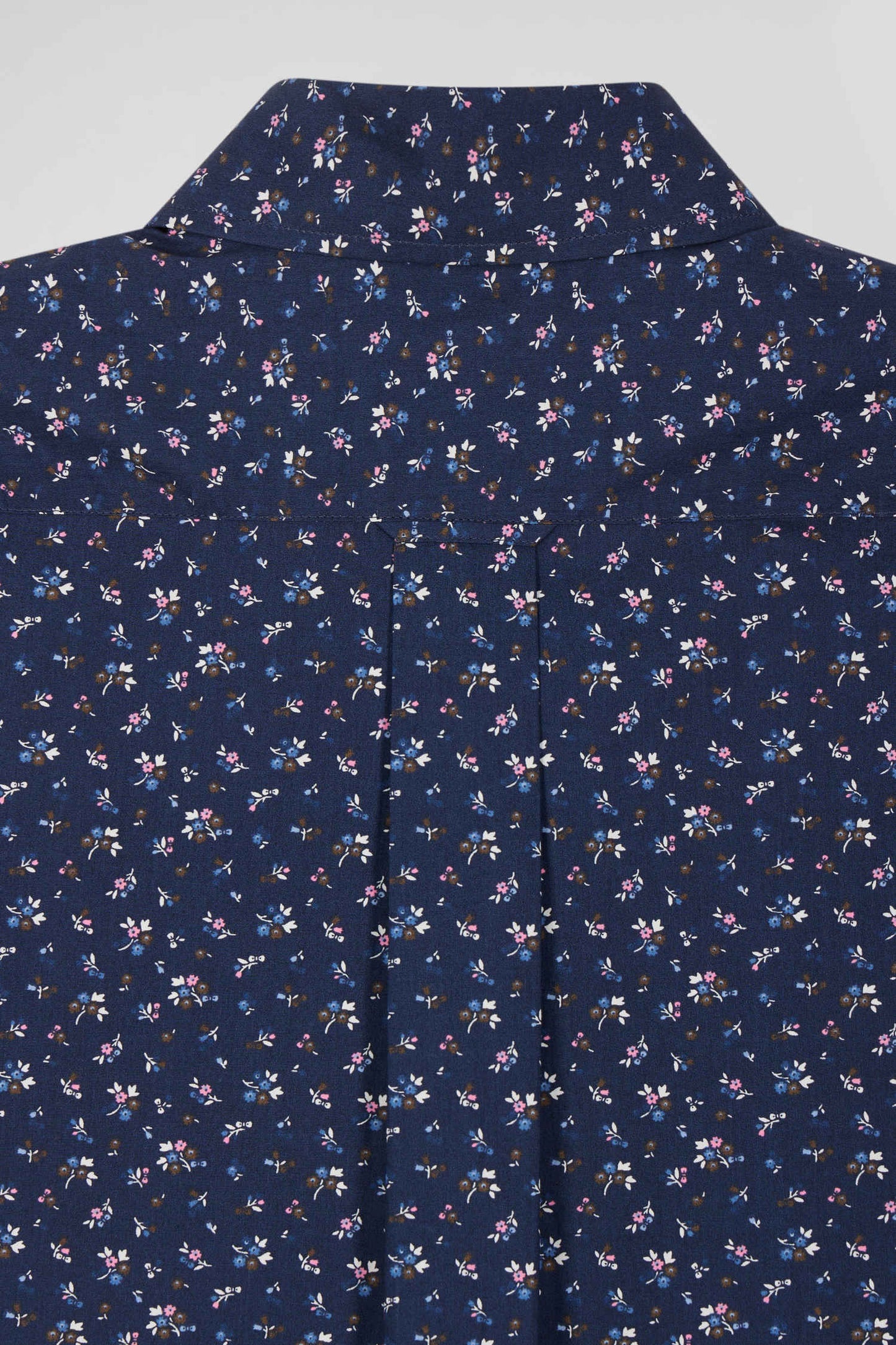 Regular navy blue cotton short-sleeved shirt with micro floral print