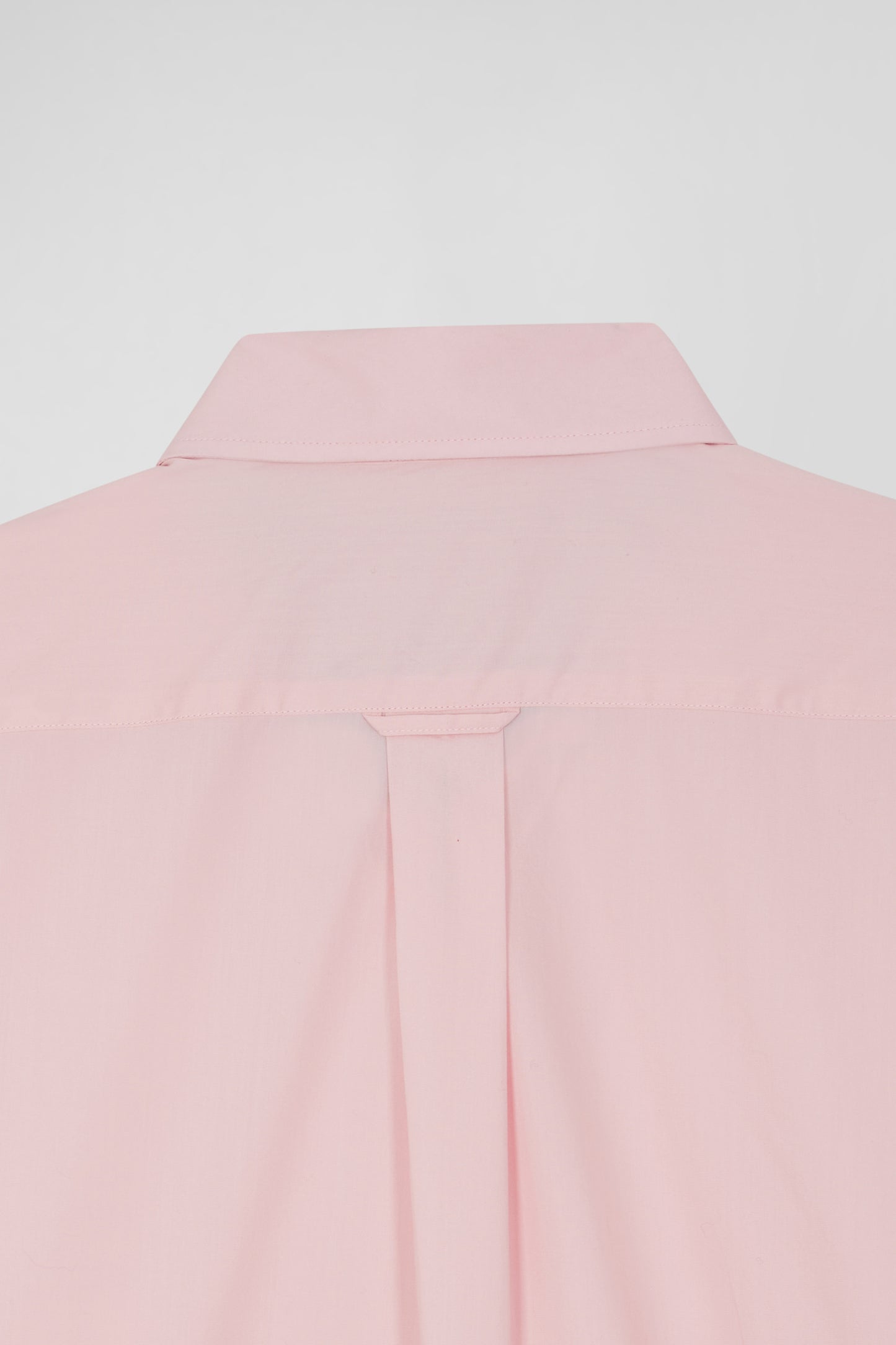 Regular pink cotton poplin shirt with button-down collar and printed elbow patches