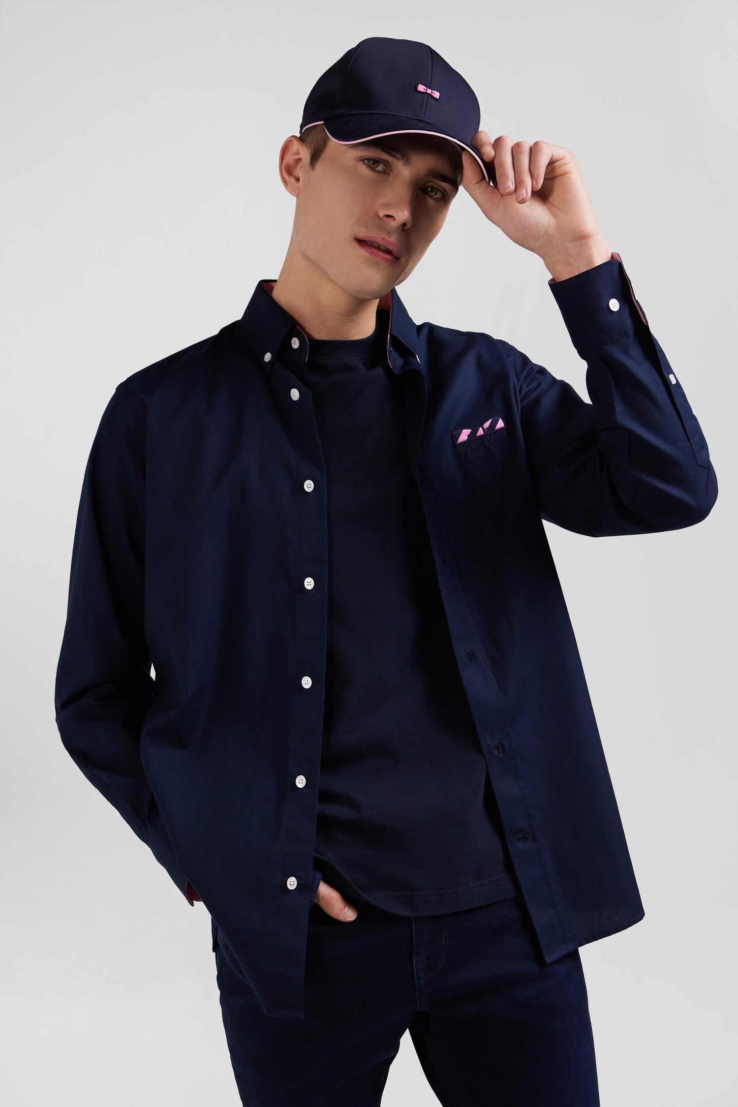 Regular navy blue oxford cotton shirt with striped bow tie detail