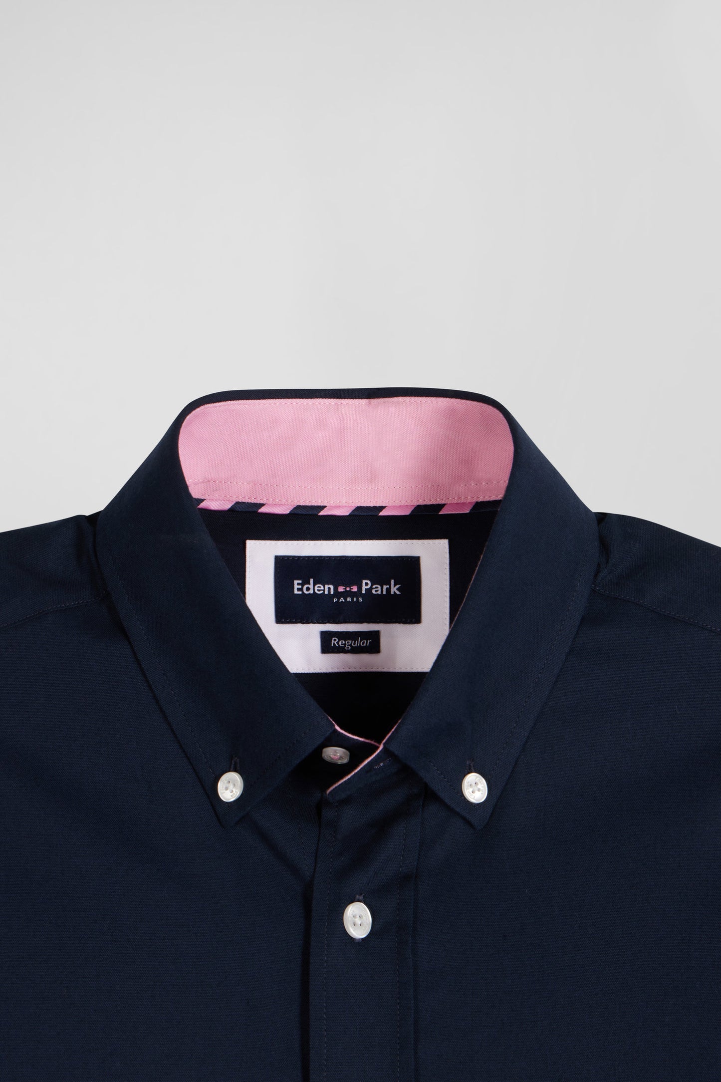 Regular navy blue oxford cotton shirt with striped bow tie detail