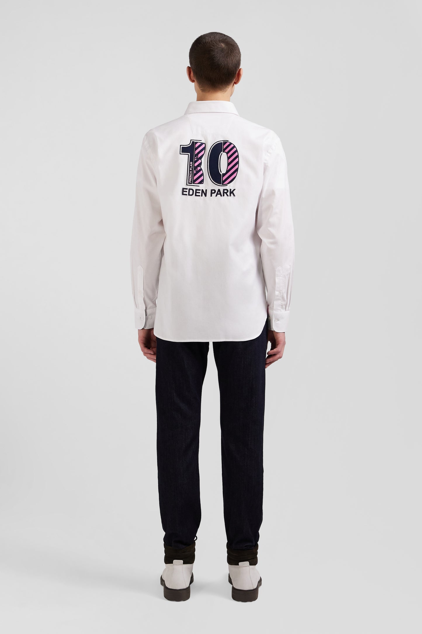 Regular white cotton shirt with back N°10 embroidery