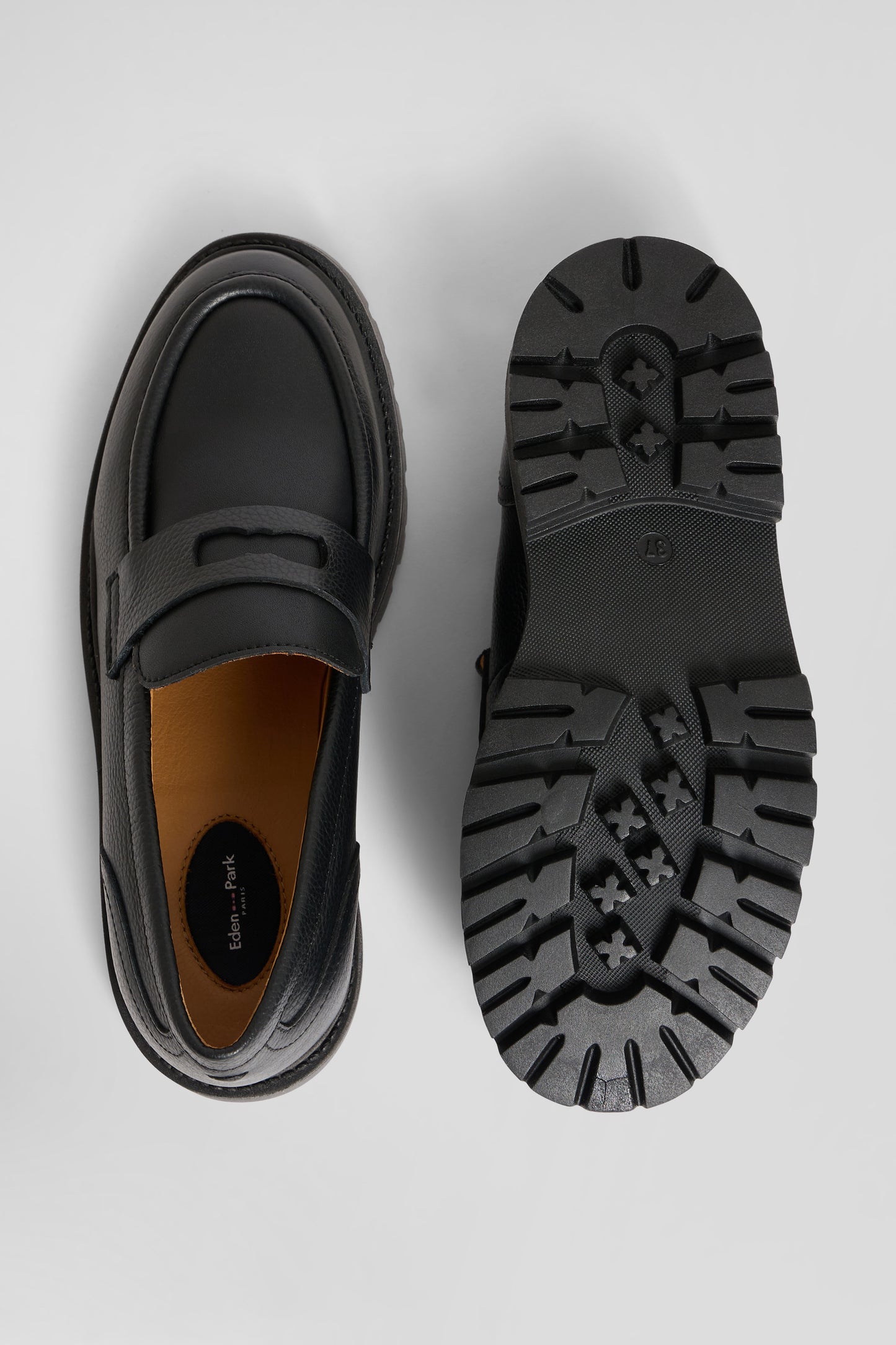 Mocassins en cuir noir