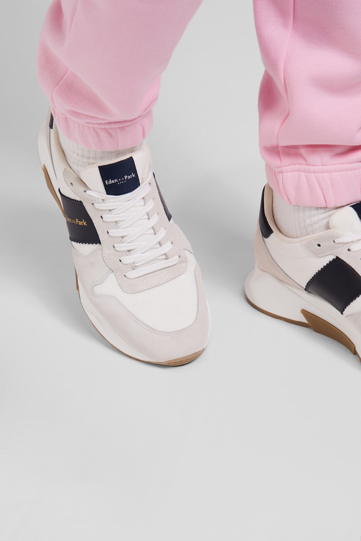 Chunky sole beige and navy blue leather sneakers