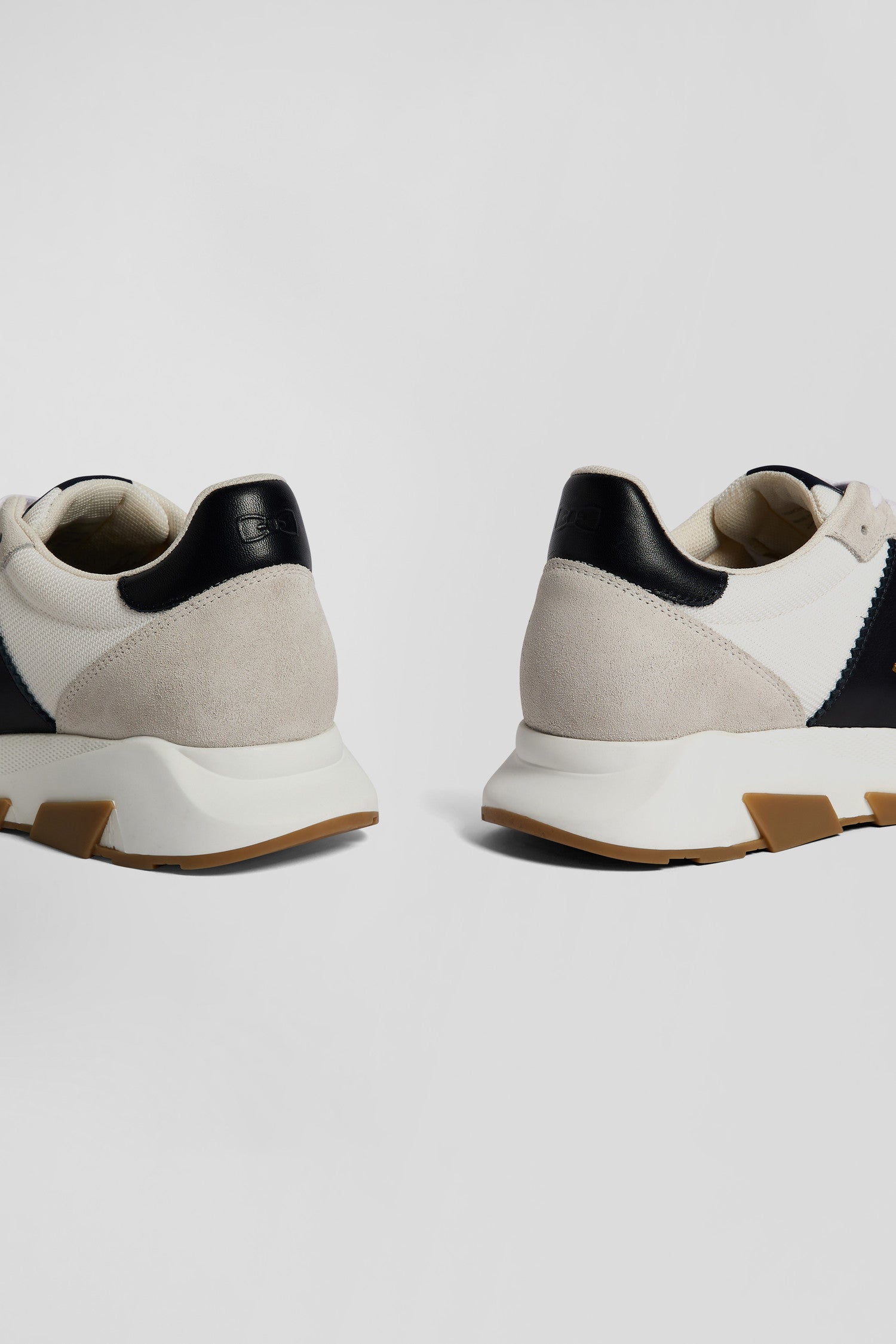 Chunky sole beige and navy blue leather sneakers