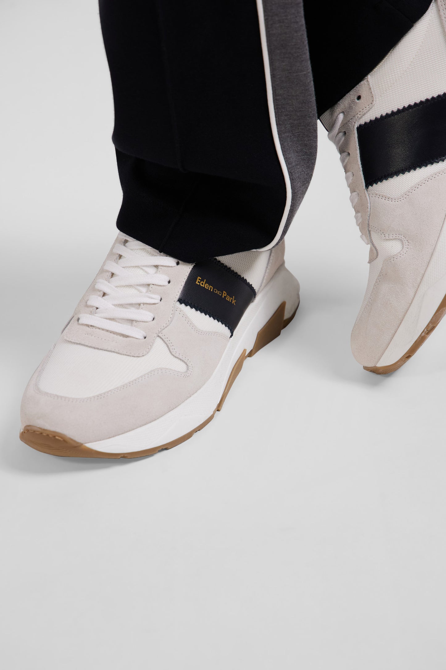 Chunky sole beige and navy blue leather sneakers