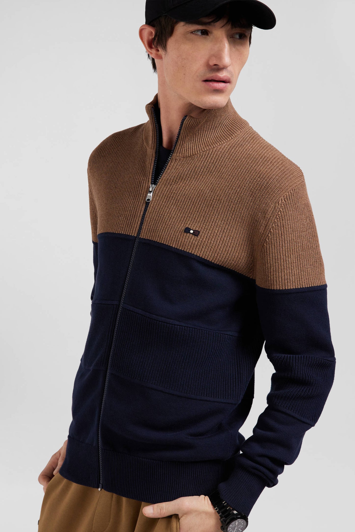 Regular navy blue and camel cotton high collar zipped cardigan