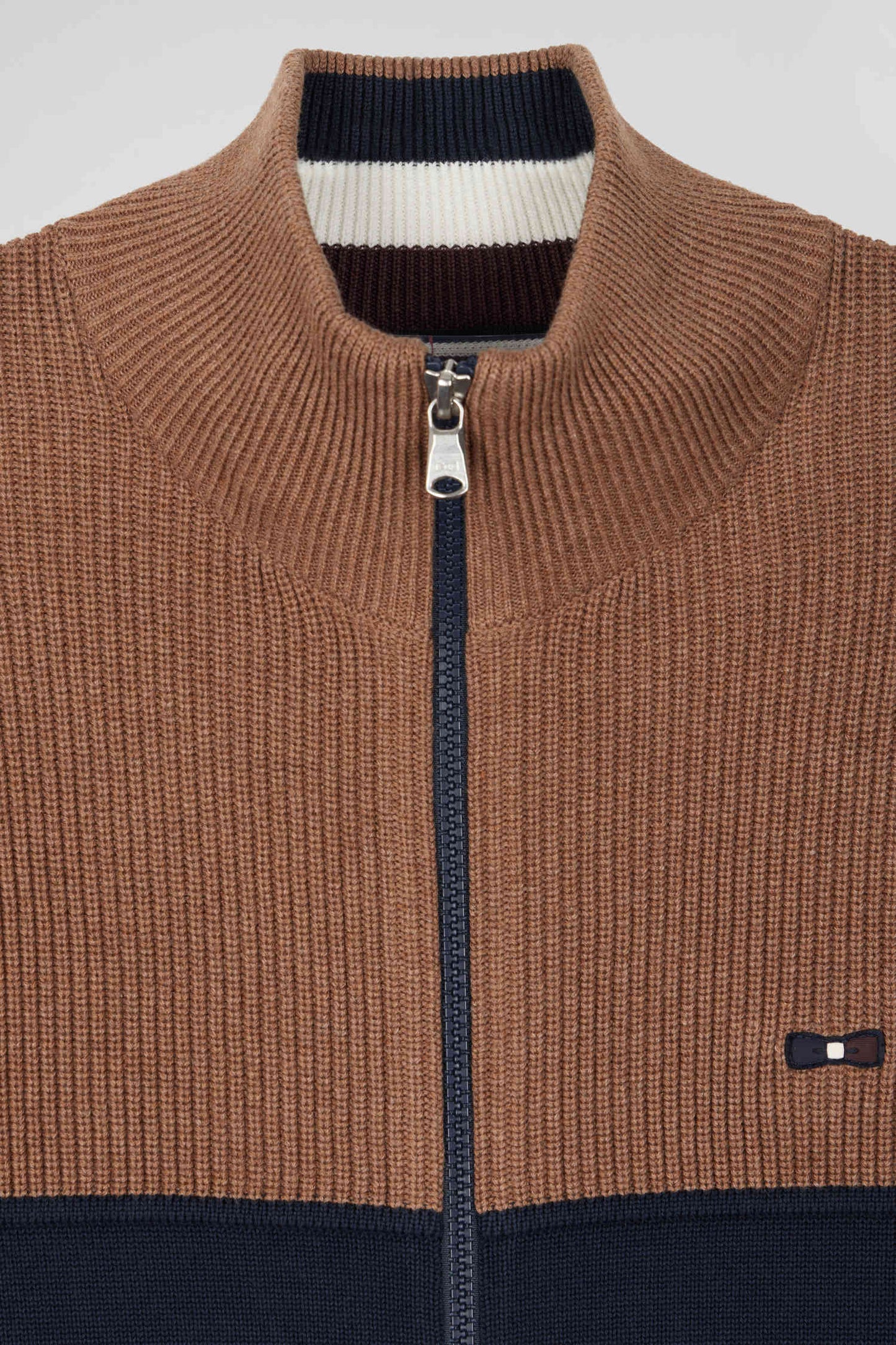 Regular navy blue and camel cotton high collar zipped cardigan