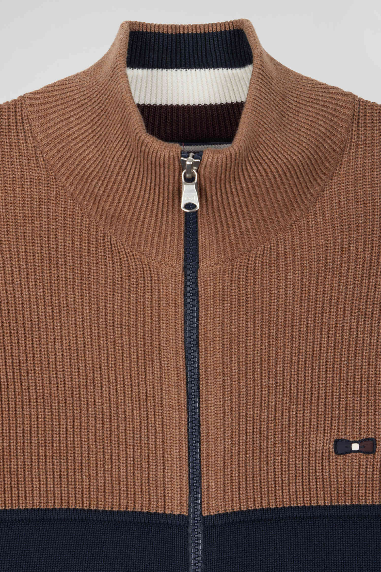 Regular navy blue and camel cotton high collar zipped cardigan