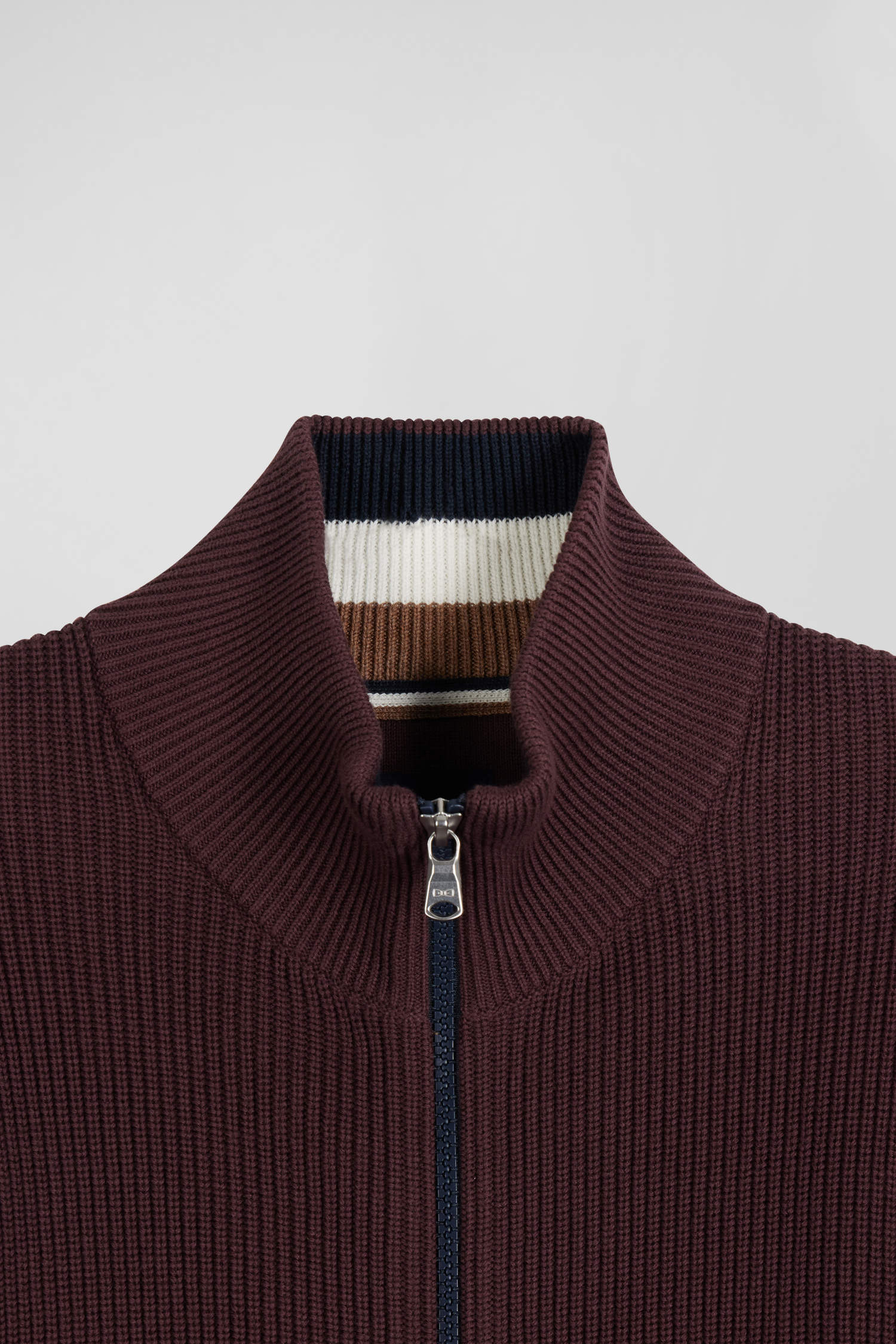 Regular navy blue and burgundy cotton high collar zipped cardigan