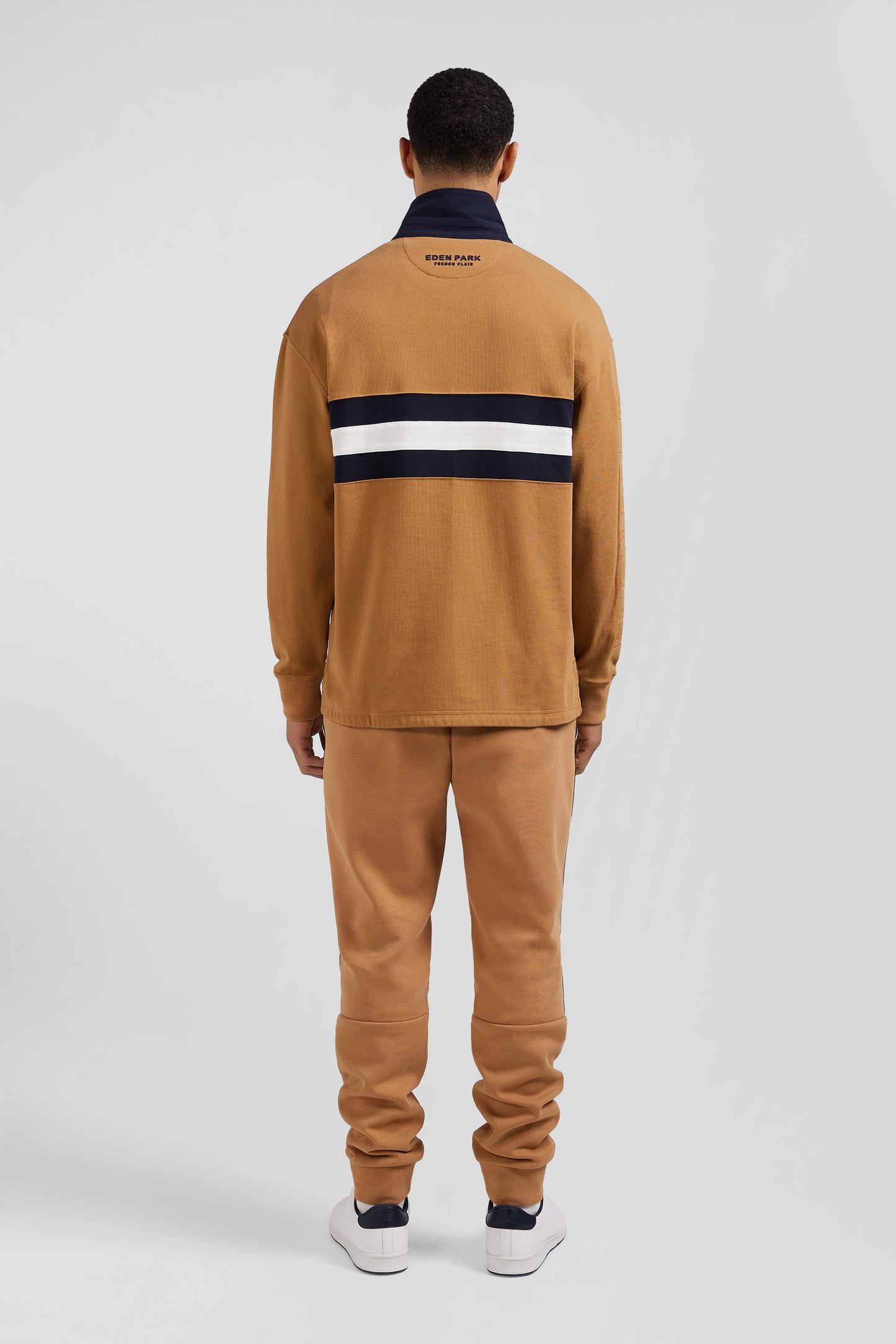 Relaxed camel embroidered long-sleeved cotton rugby shirt