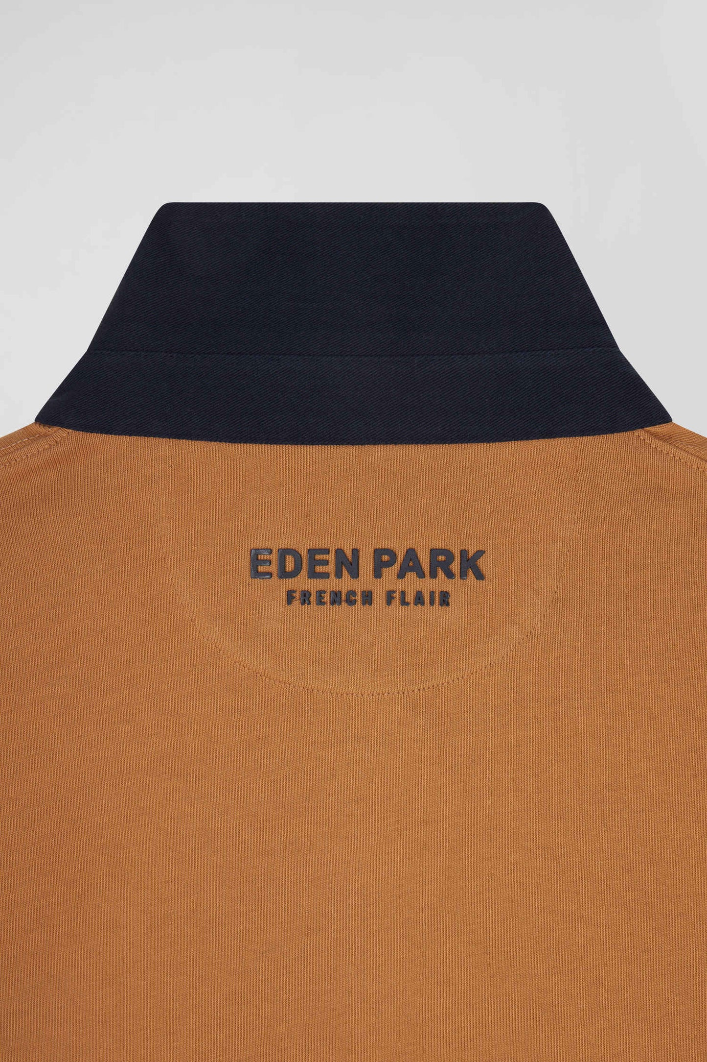 Relaxed camel embroidered long-sleeved cotton rugby shirt