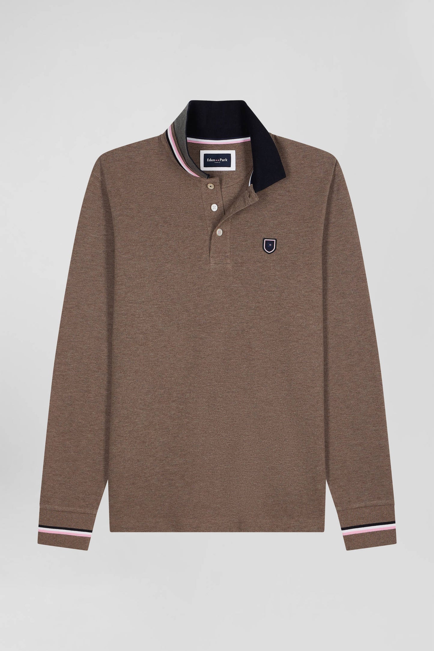 Regular brown long-sleeved cotton piqué polo shirt with rubber badge