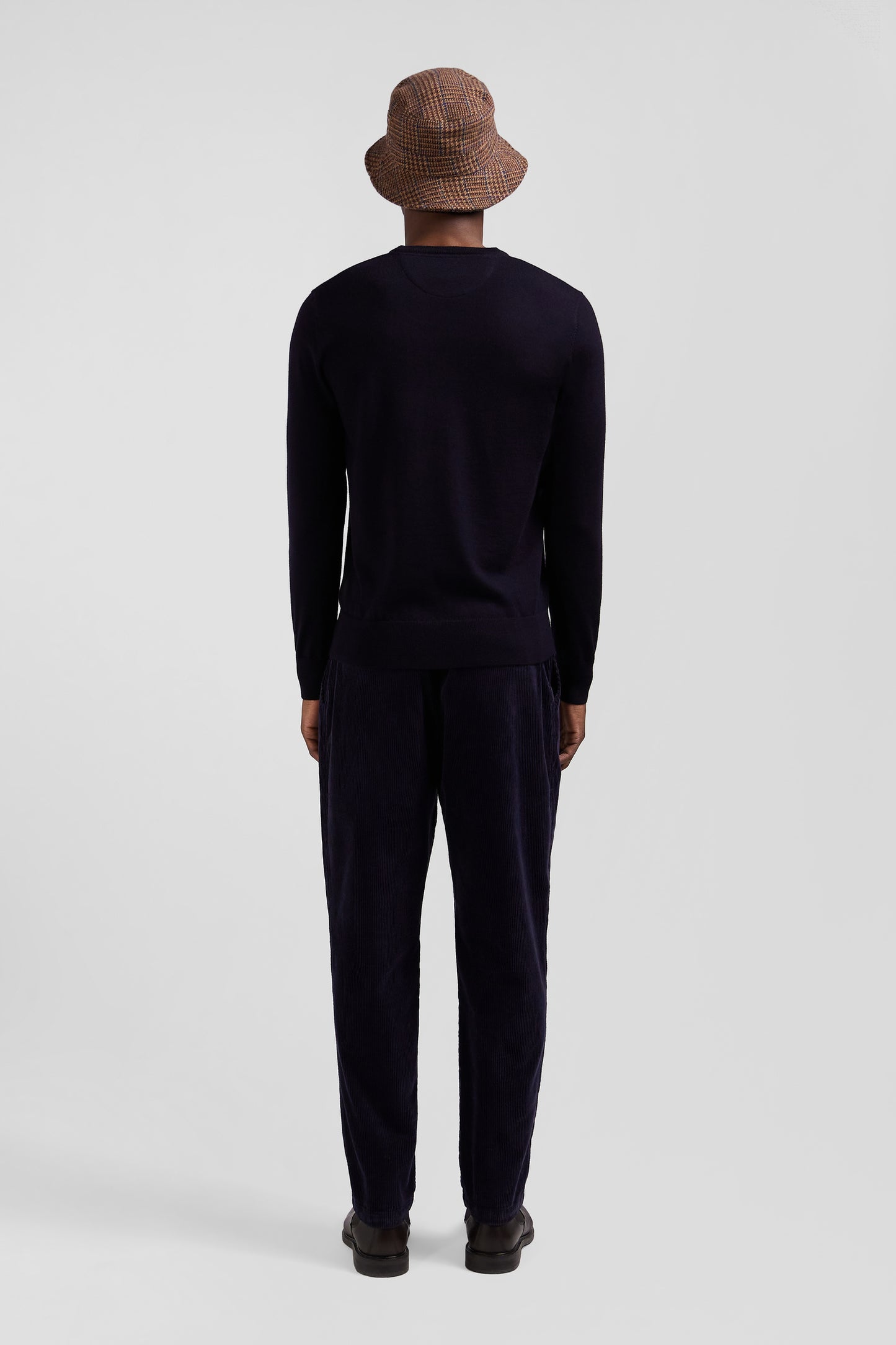 Regular navy blue merino wool V-neck jumper