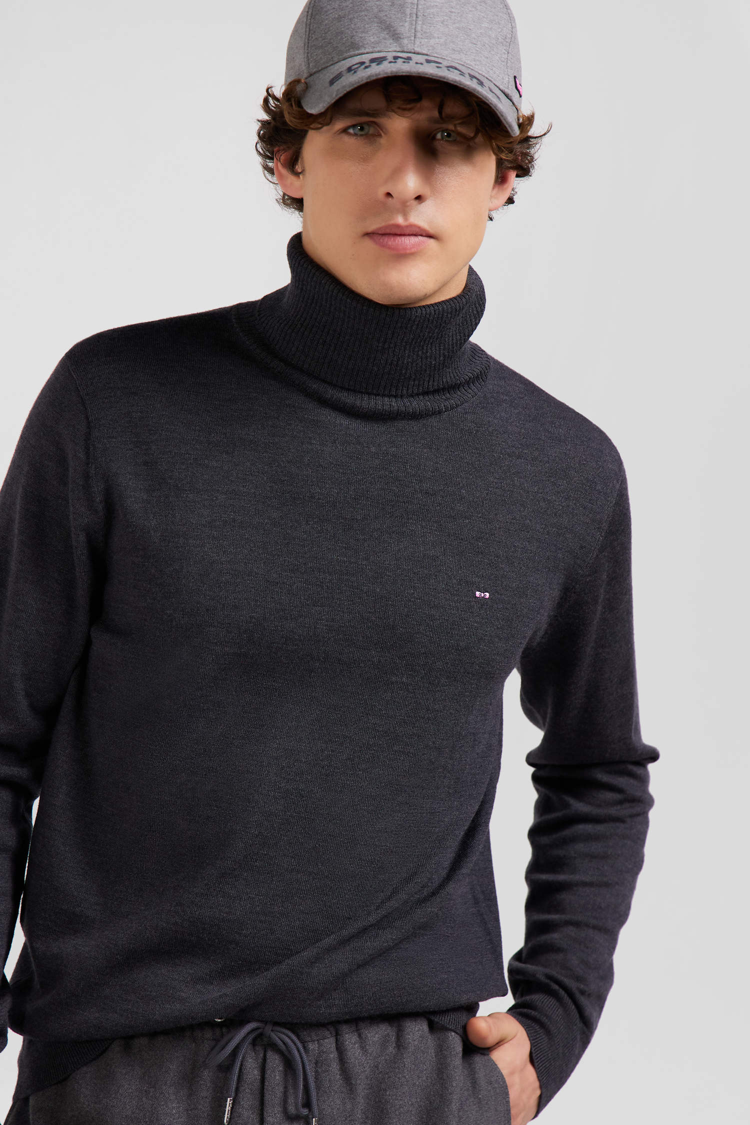 Regular anthracite grey merino wool turtleneck jumper