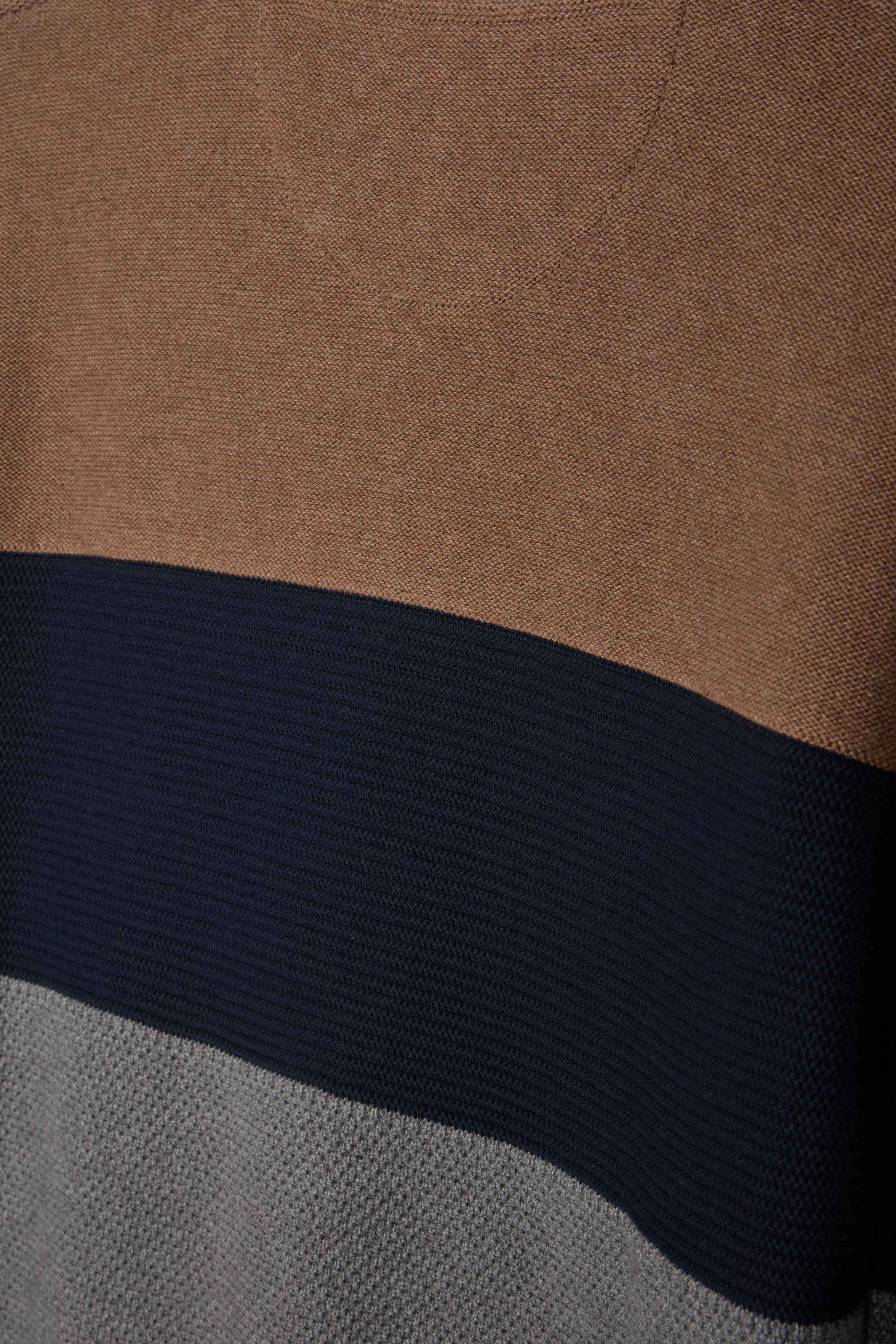 Regular grey and camel cotton crew neck jumper with knit patterns