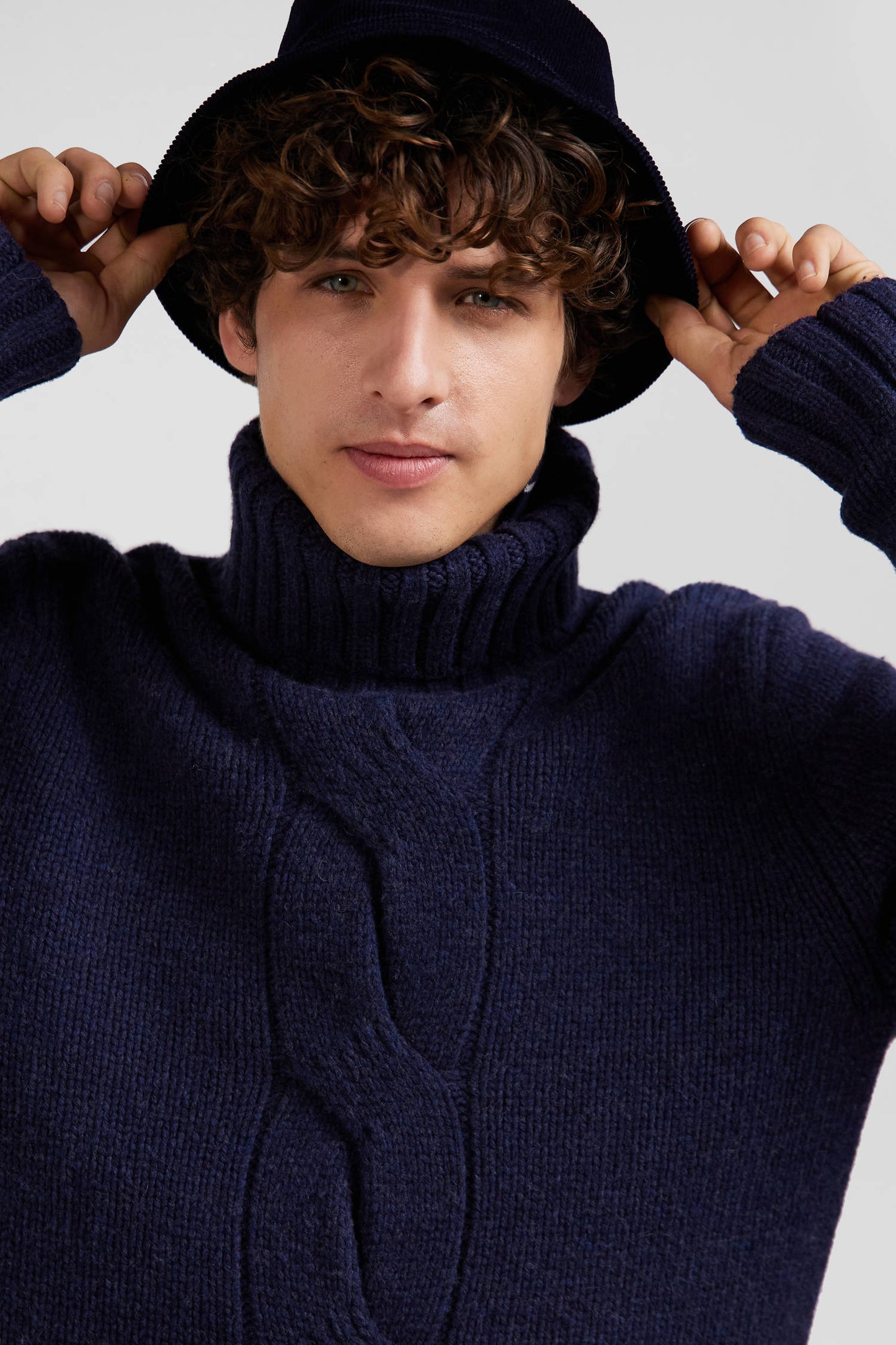 Regular navy virgin wool and recycled polyamide turtleneck jumper with 3D knitting