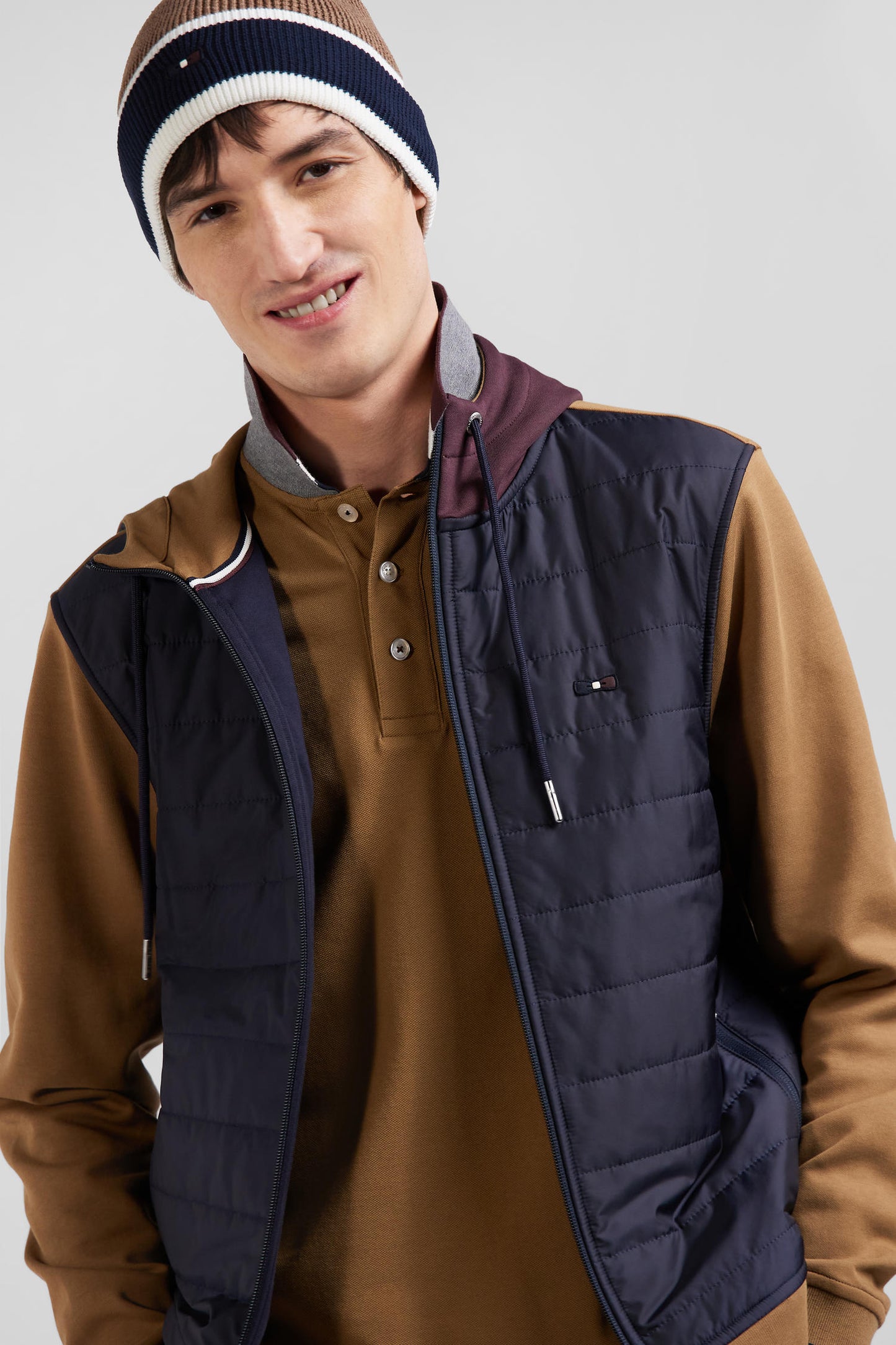 Two-material zip-up sweatshirt with quilted trim in hazelnut and navy Regular fit