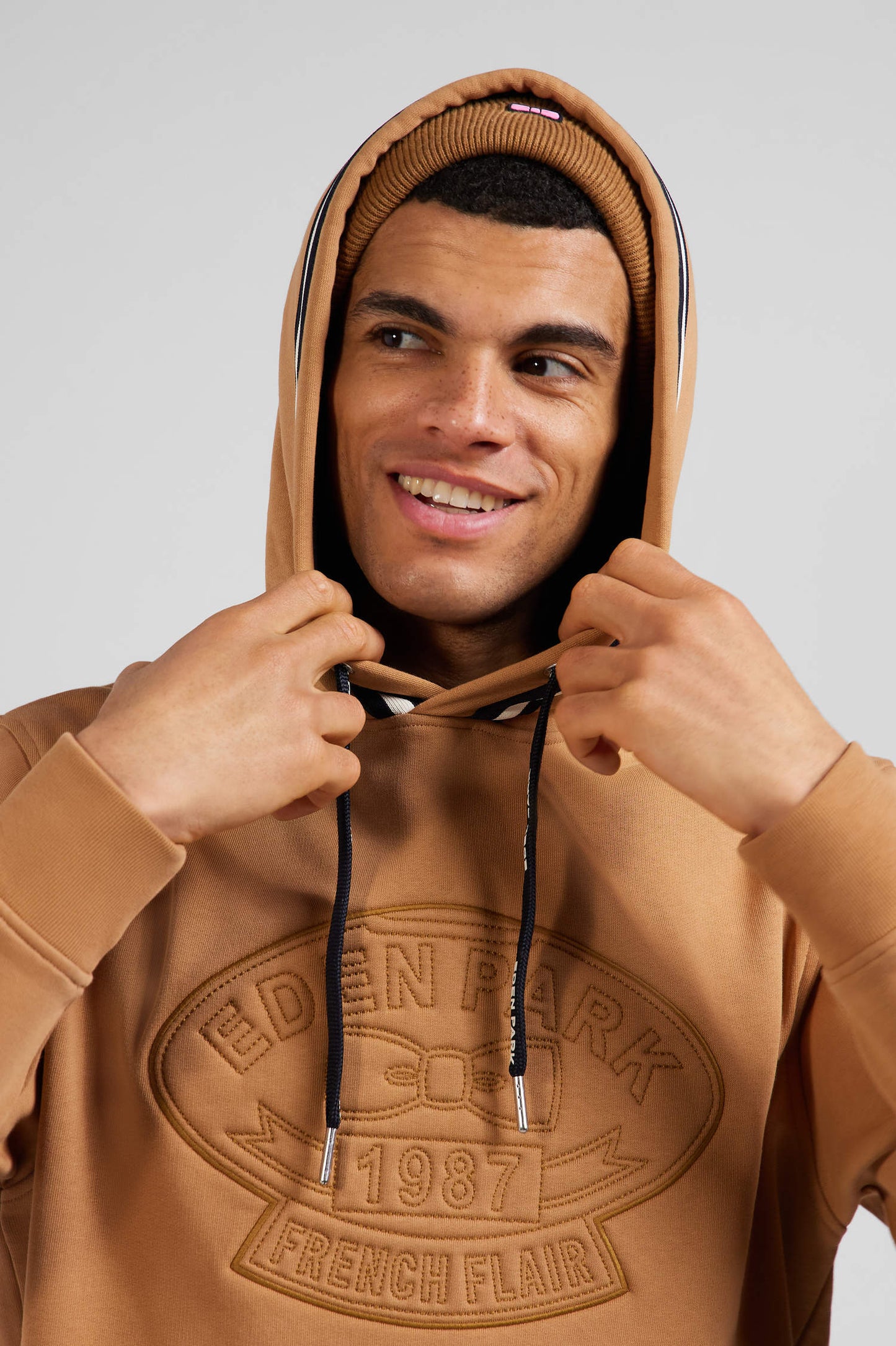 Relaxed camel cotton blend hoodie with padded embroidery