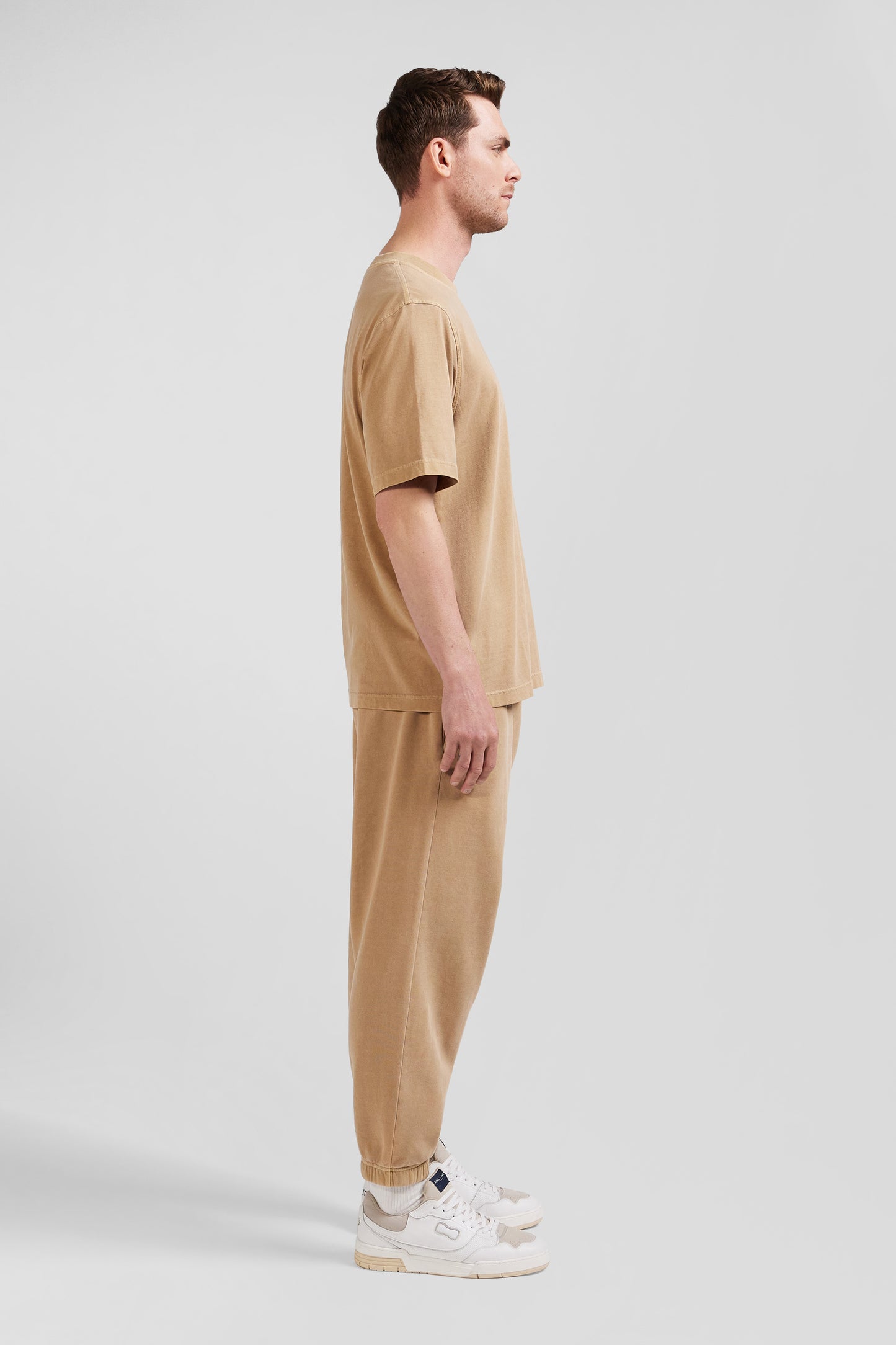 Unisex short-sleeved T-shirt in plain hazelnut overdyed cotton, Oversized cut