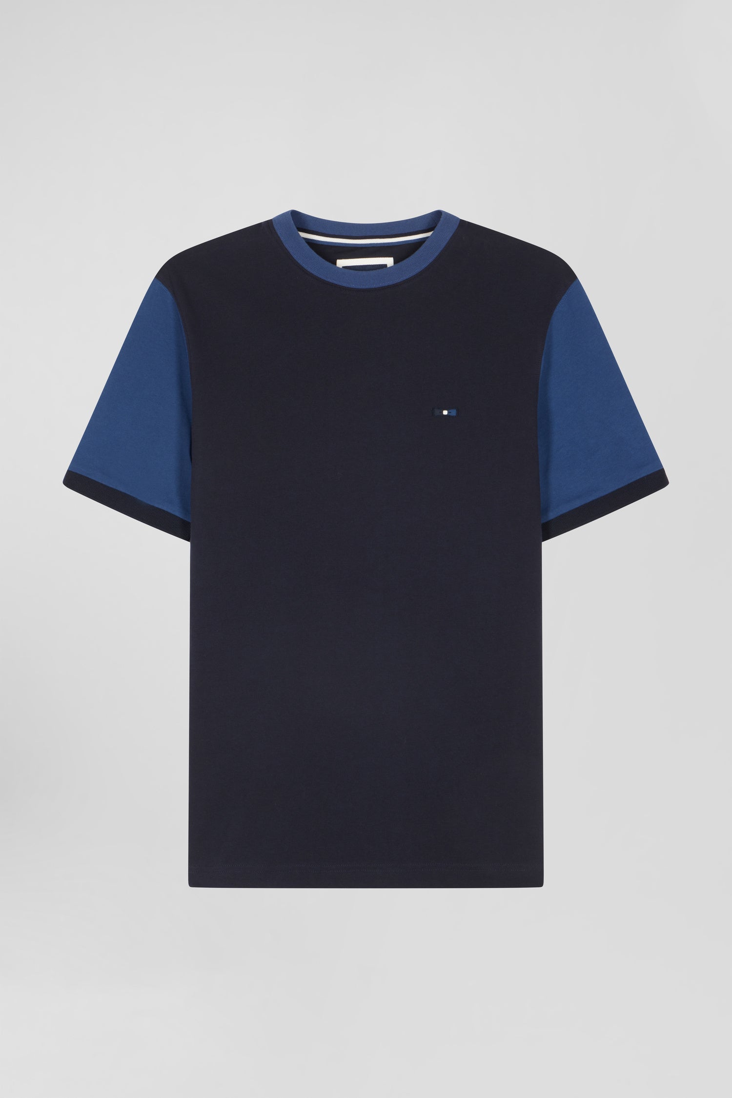 Regular navy blue cotton T-shirt with short contrasting sleeves