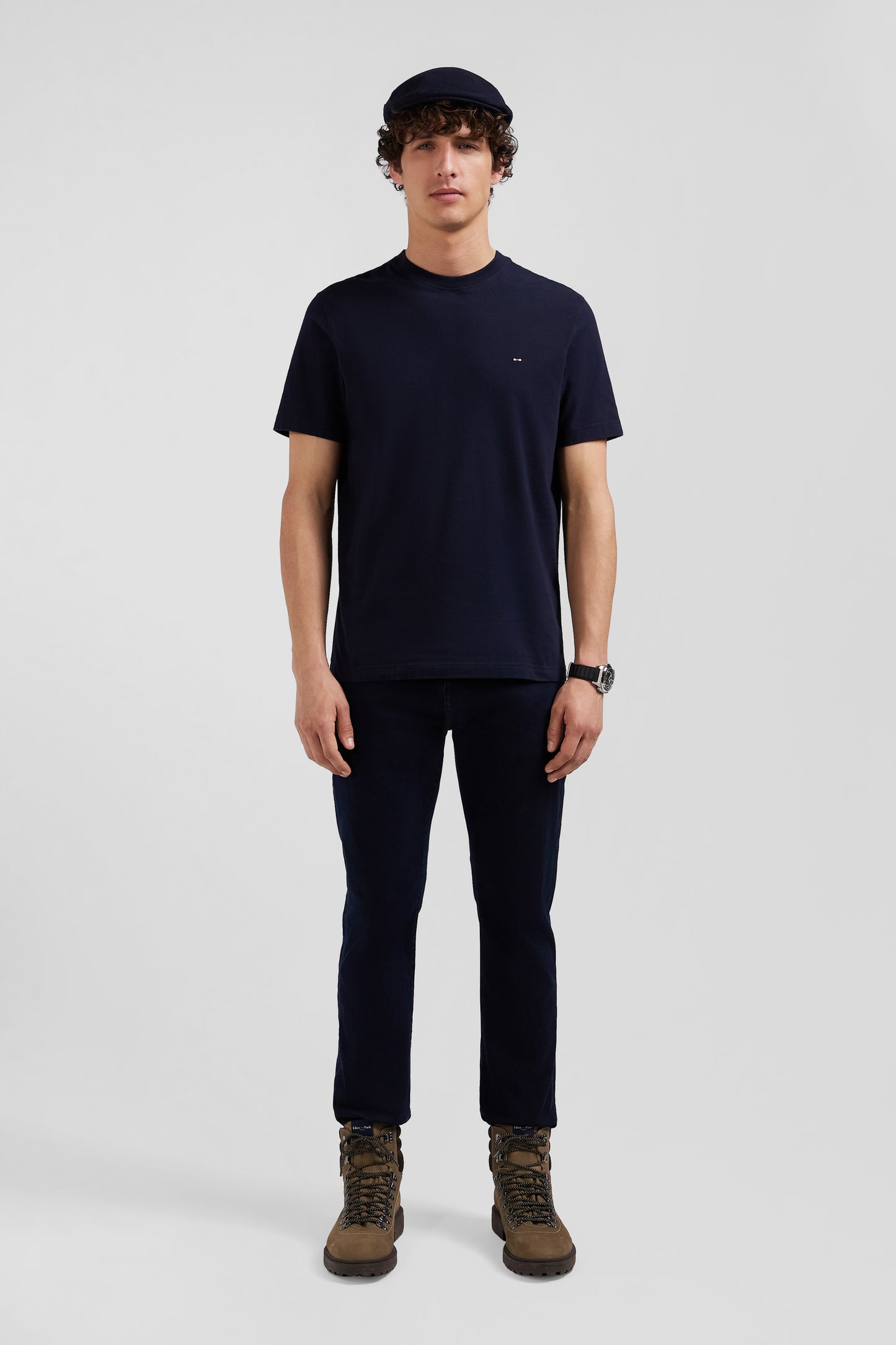 Regular navy blue short-sleeved cotton T-shirt with back patch