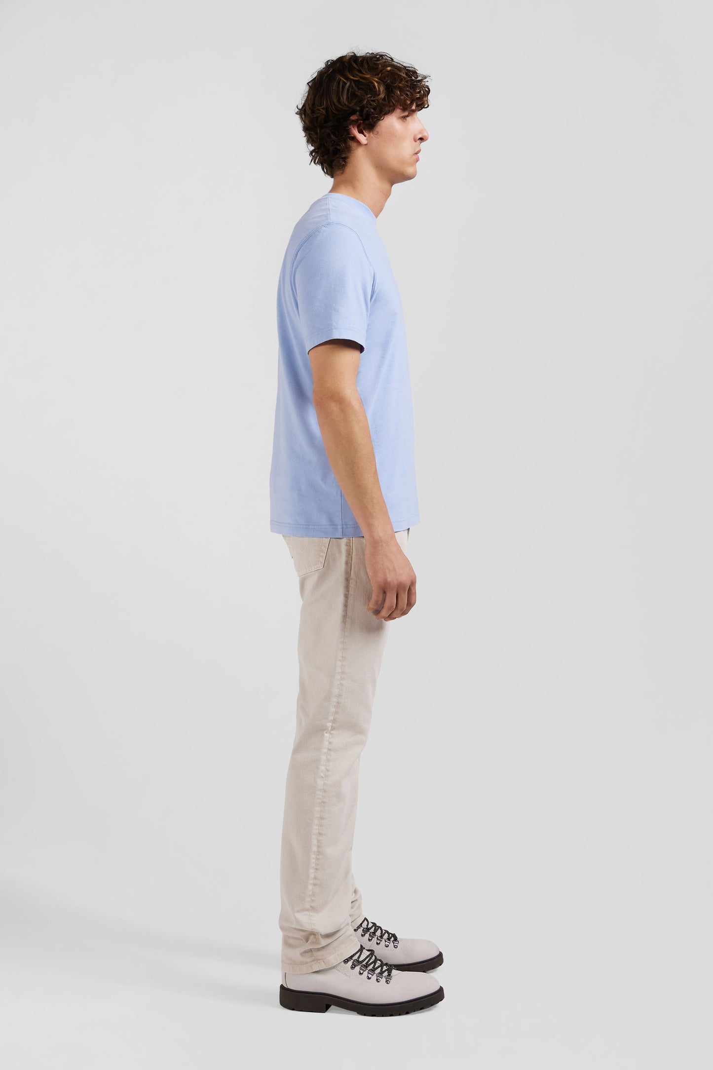 Regular sky blue short-sleeved cotton T-shirt with back patch