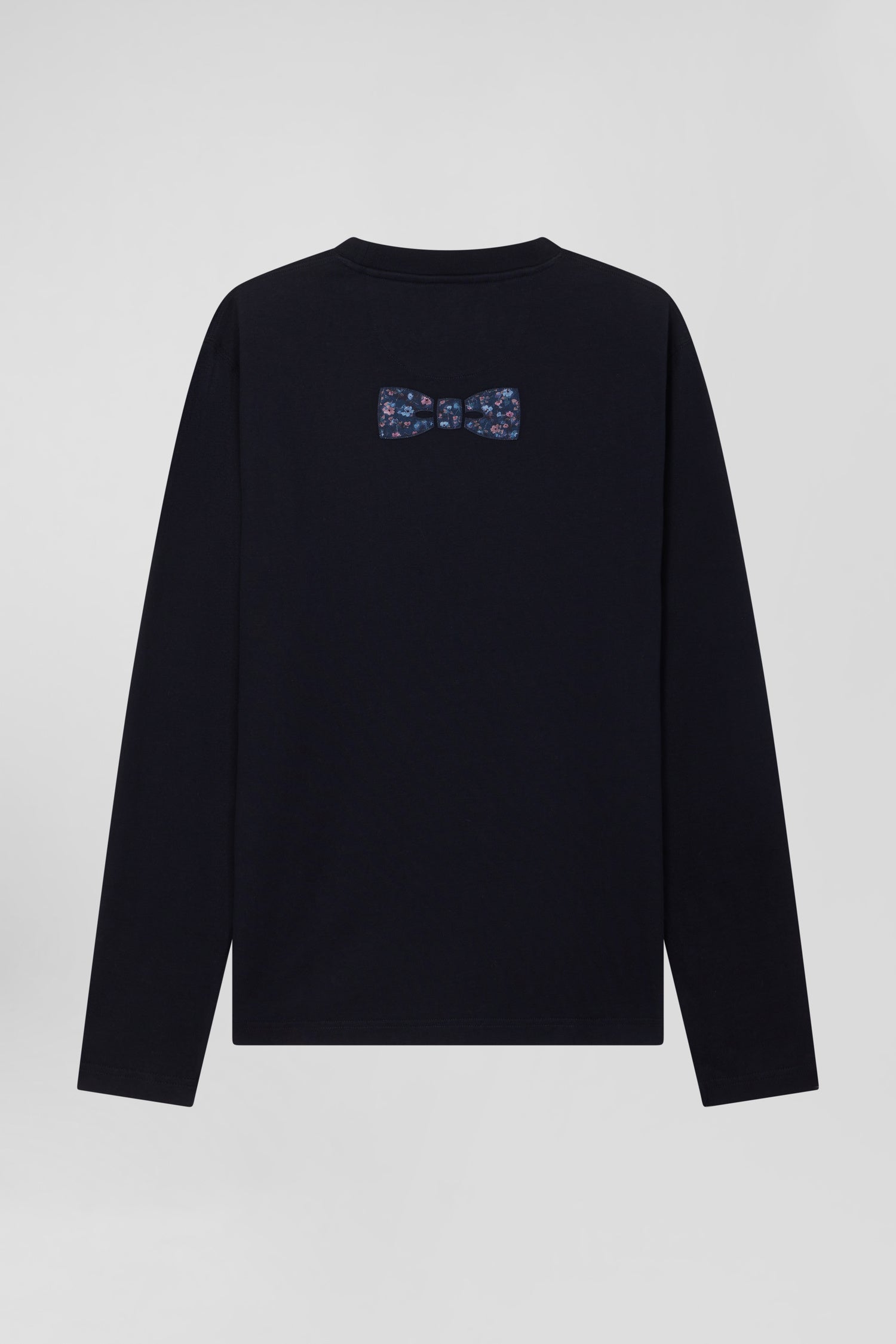 Regular navy blue long-sleeved cotton T-shirt with floral back patch