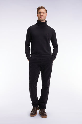 Pleatless chino pants in black stretch velvet