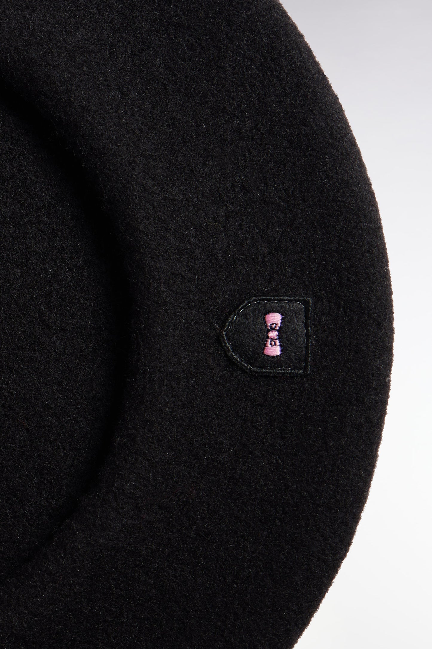 Plain black virgin wool beret