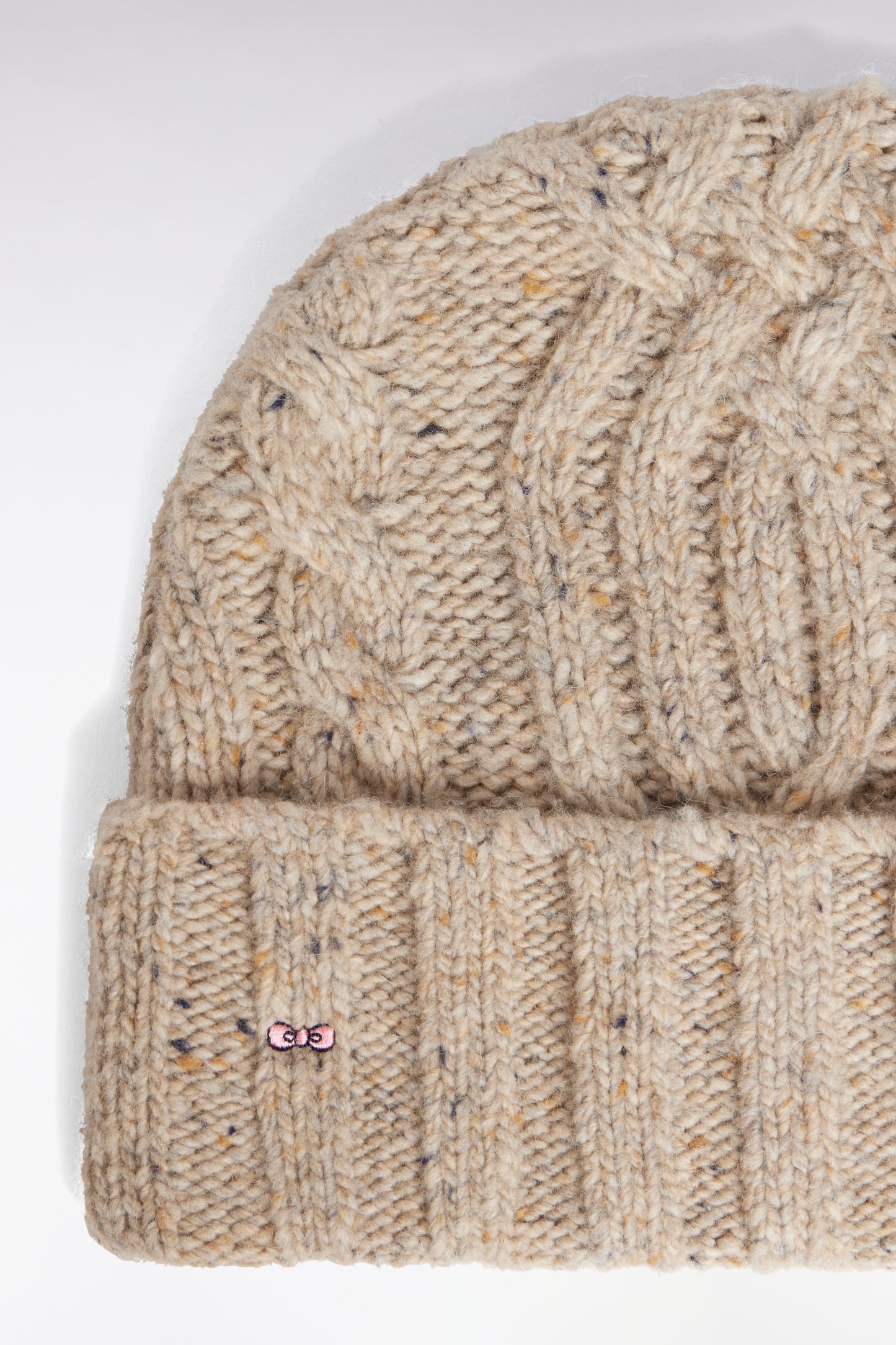 Beige mottled virgin wool and alpaca twisted hat