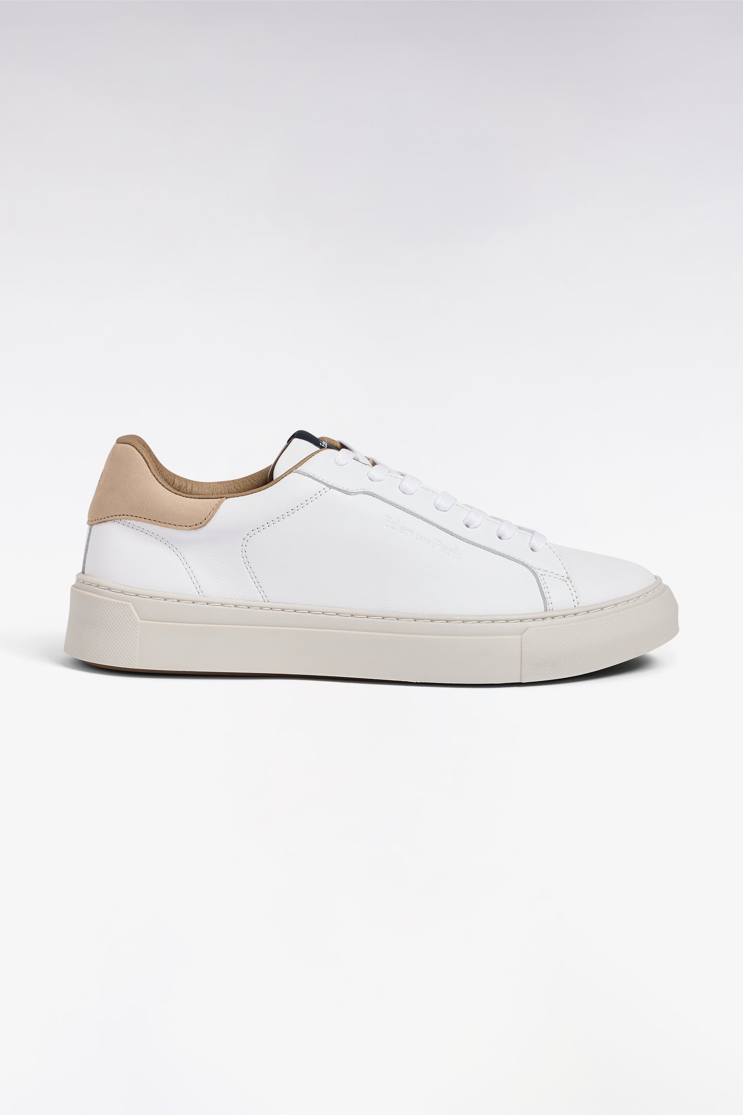 Two-tone low-top sneakers in white leather and sand suede