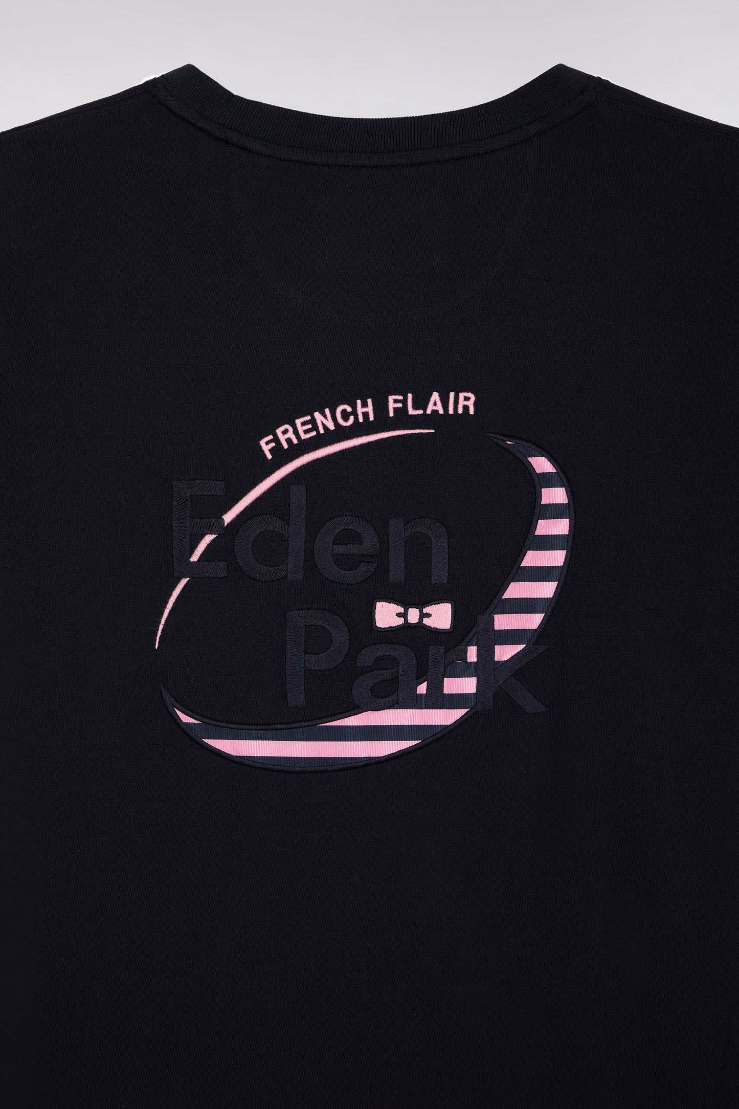 Long-sleeved jersey in thick navy cotton jersey with embroidered straight cut