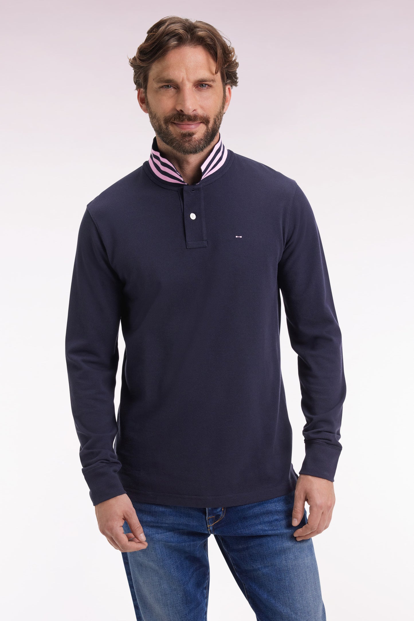 Long-sleeved polo shirt in navy cotton piqué with striped collar.