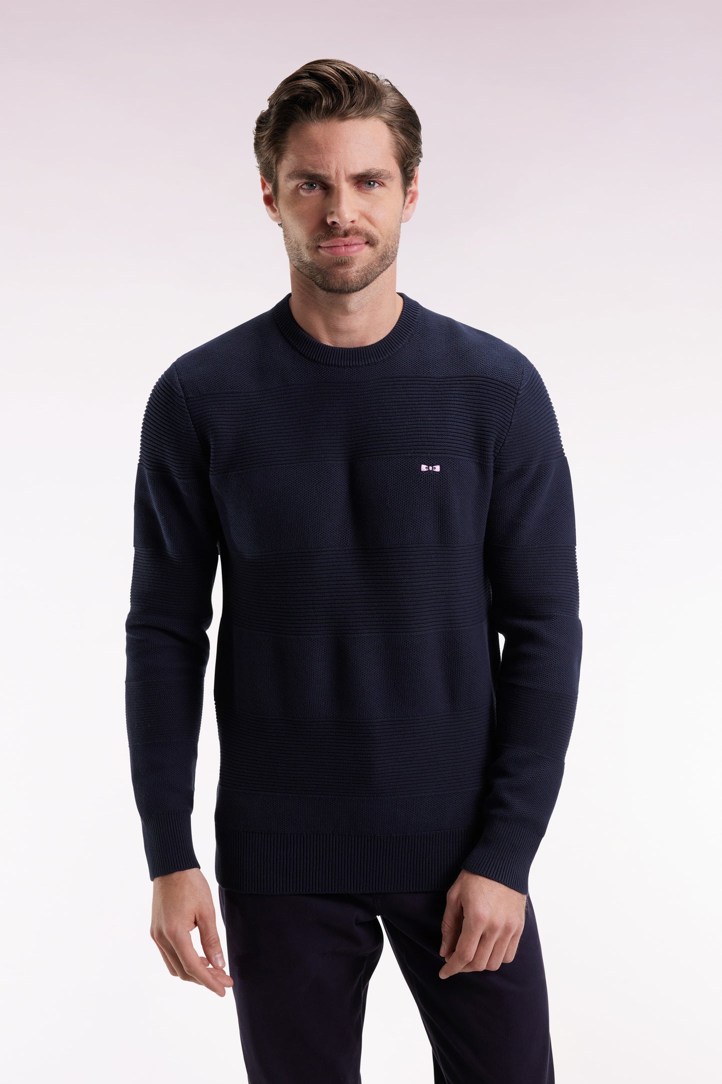 Pull col rond en coton marine à effet de rayure