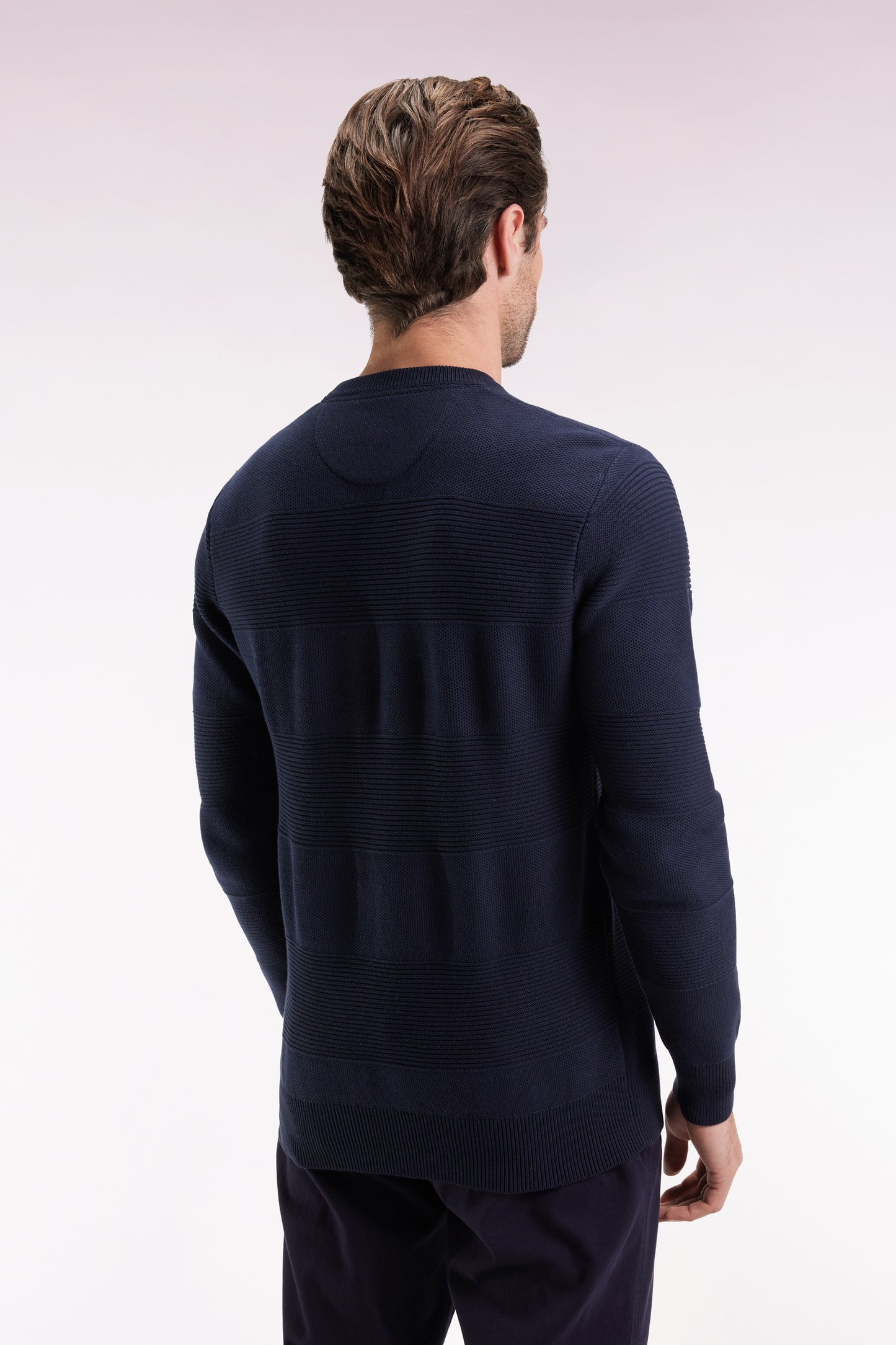 Pull col rond en coton marine à effet de rayure