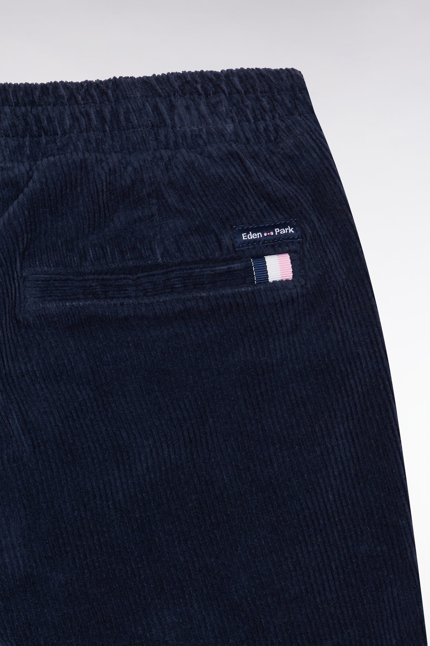 Pantalon chino sans pli en velours côtelé marine coupe droite