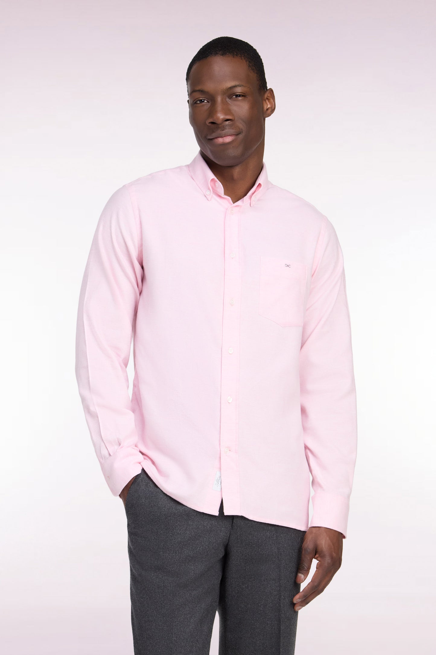 Chemise unie en coton rose coupe droite