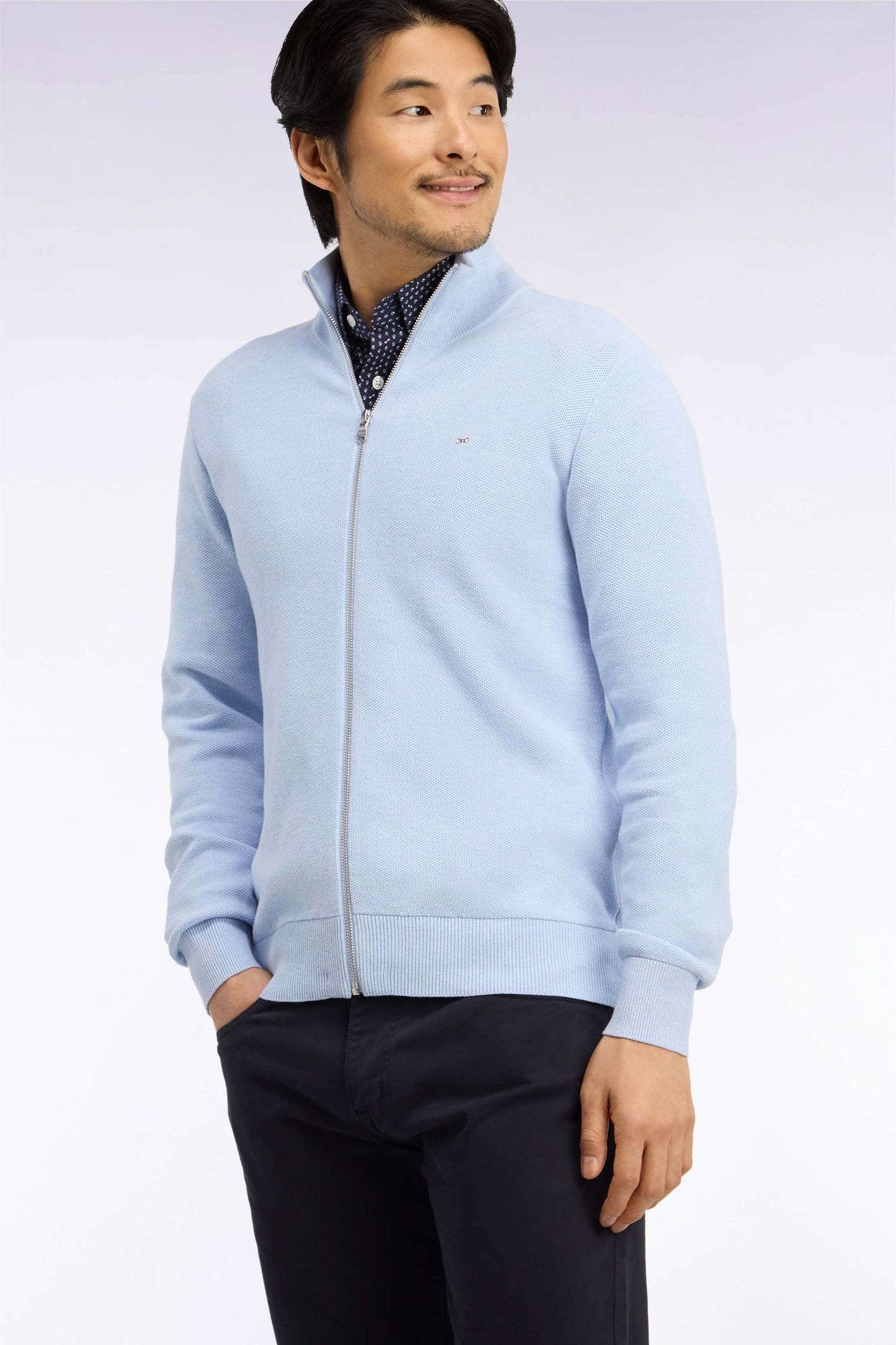 Cardigan zippé en coton bleu ciel coupe droite