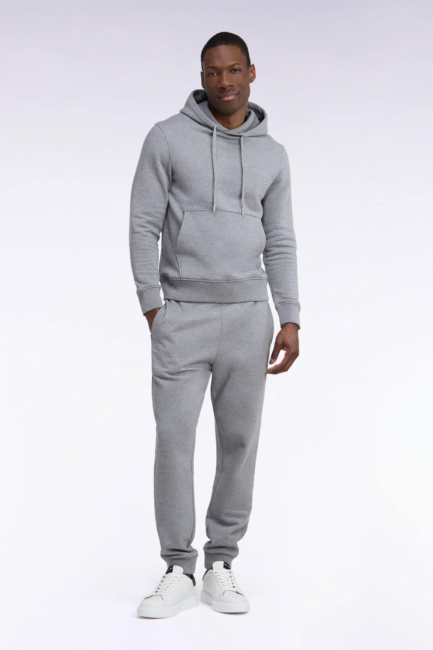 Jogging uni en molleton coton gris coupe droite