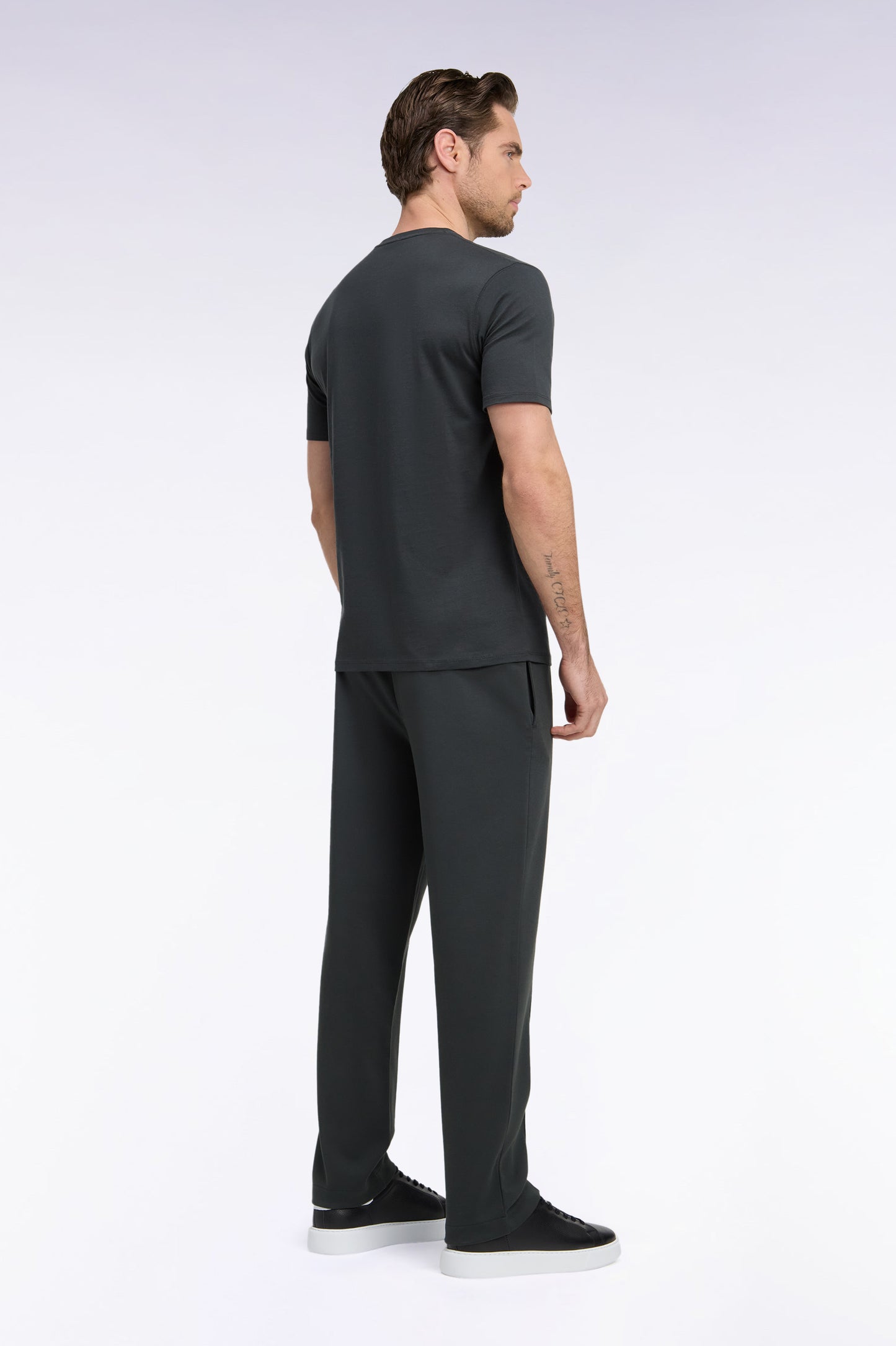 Jogging en interlock de coton stretch kaki coupe droite