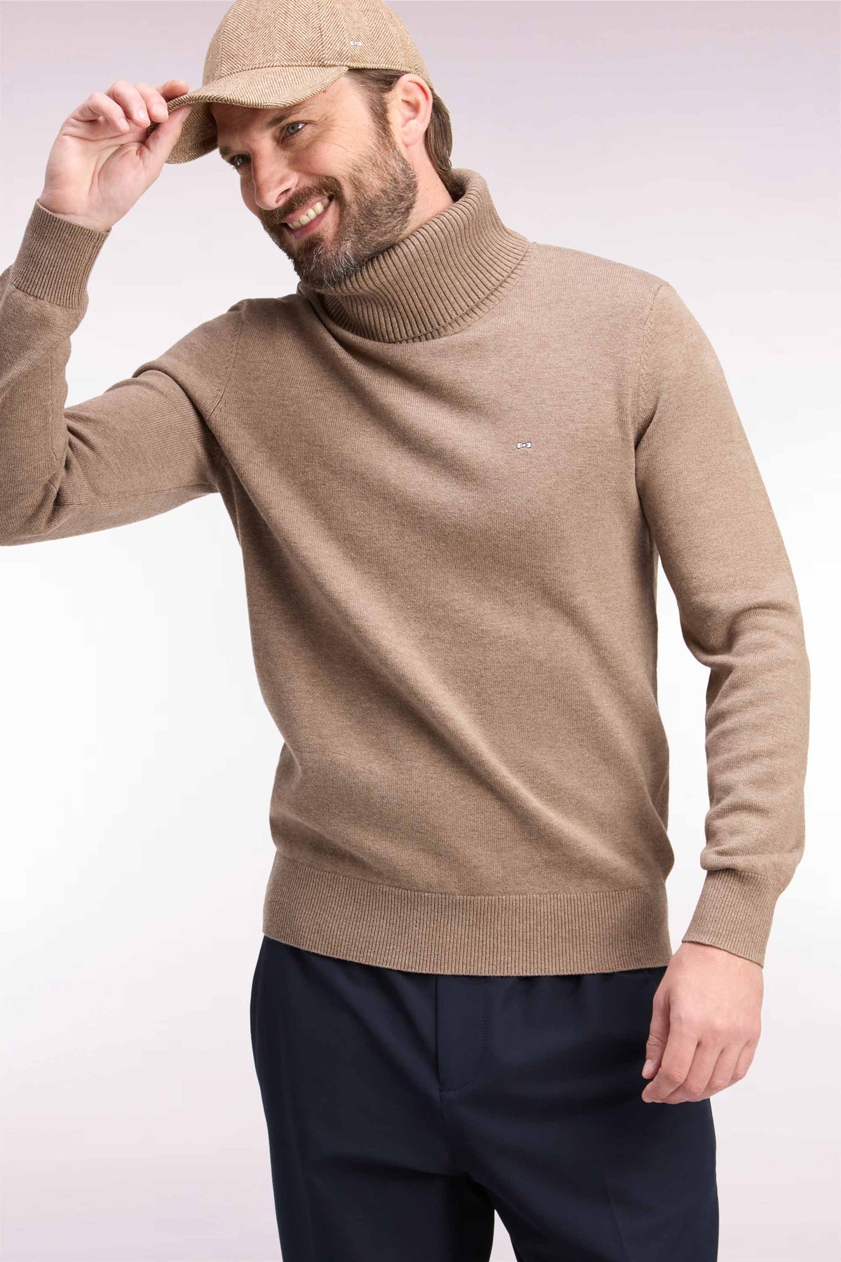 Straight cut brown wool and cotton turtleneck sweater