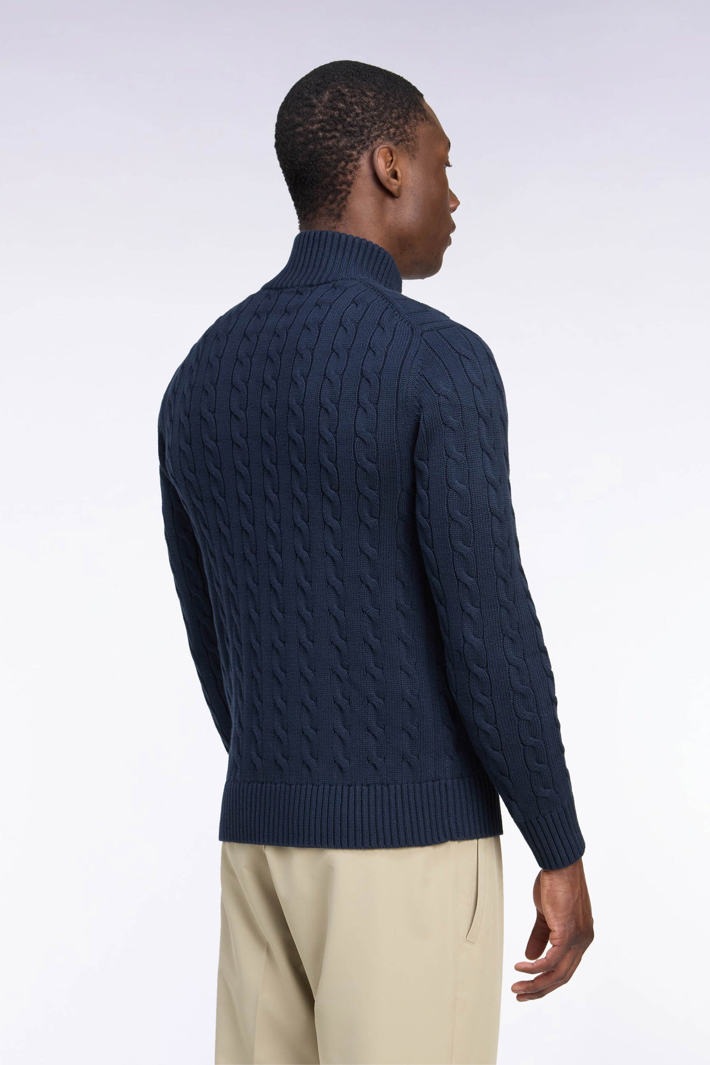 Pull à torsades à col camionneur en coton marine coupe droite