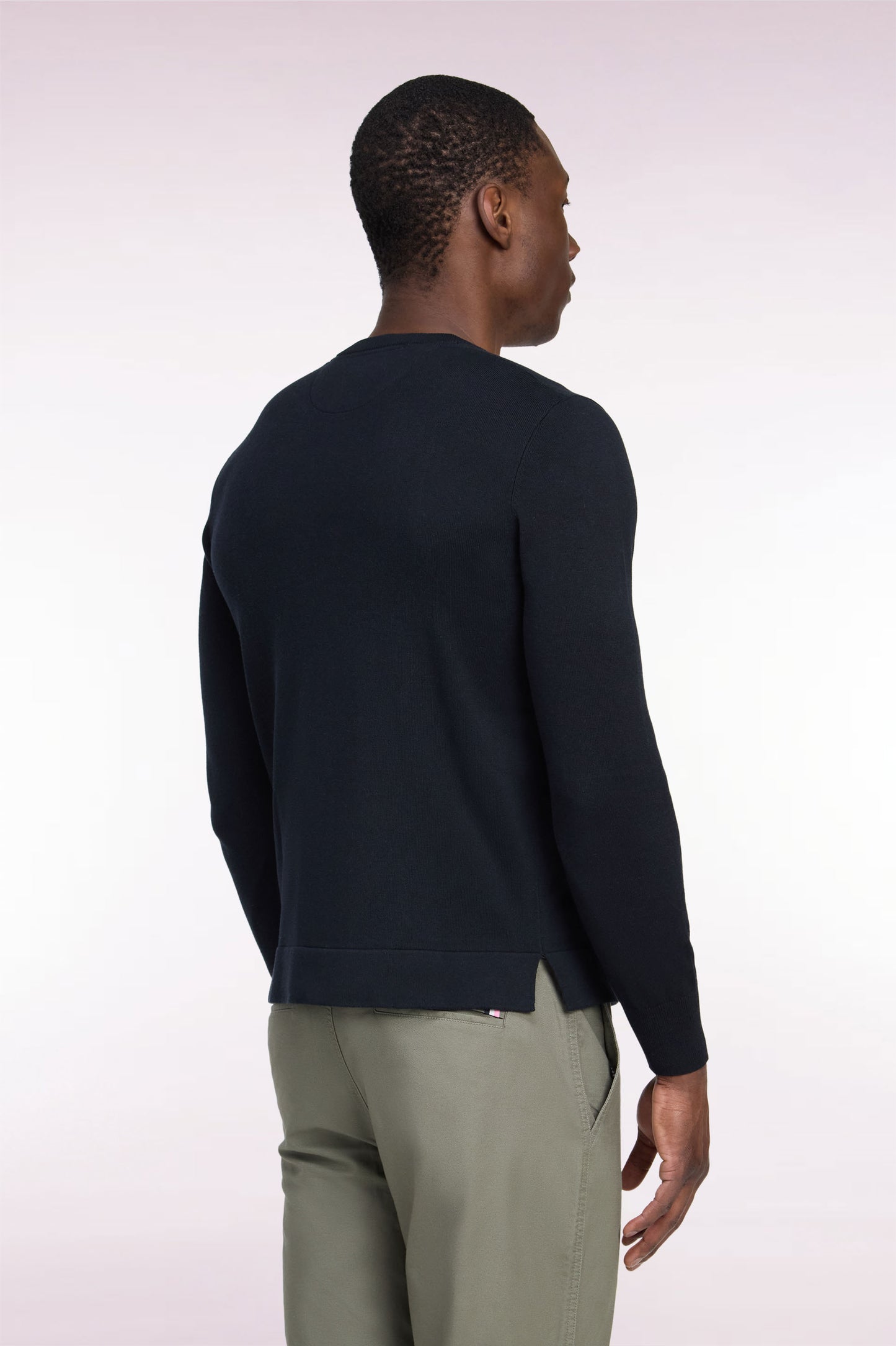 Pull à col rond en coton et viscose noir coupe droite