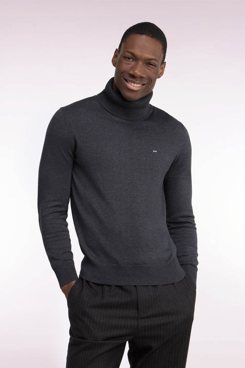 Pull à col roulé en coton et viscose gris foncé coupe droite - Image 3