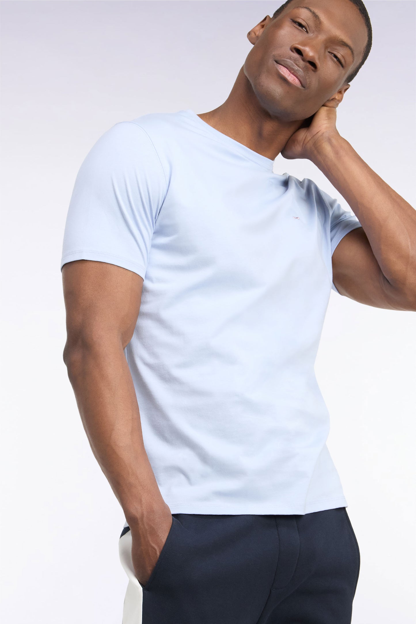 T-shirt manches courtes col rond en coton bleu ciel coupe droite