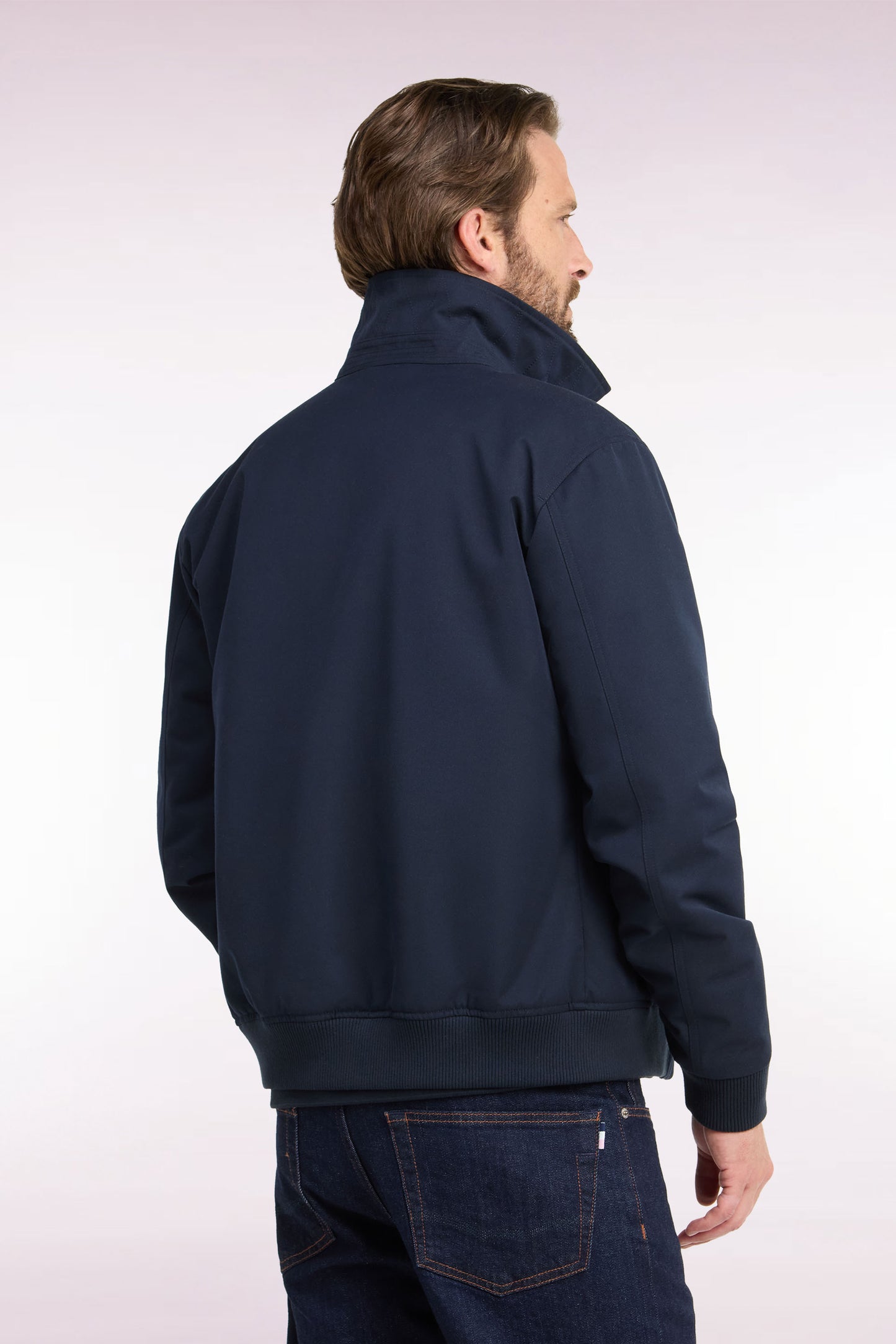 Blouson en nylon marine à bords-côtes coupe droite