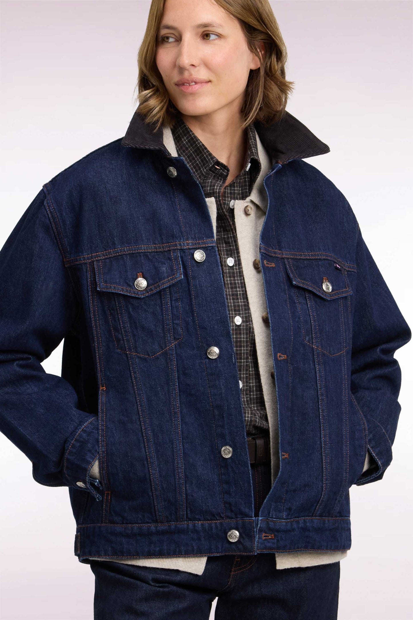 Blouson en denim brut à col velours coupe oversized