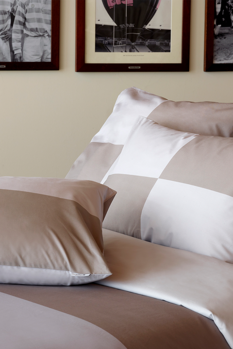 2 grey cut and sewn square pillowcases - Beau plongeon - Image 3