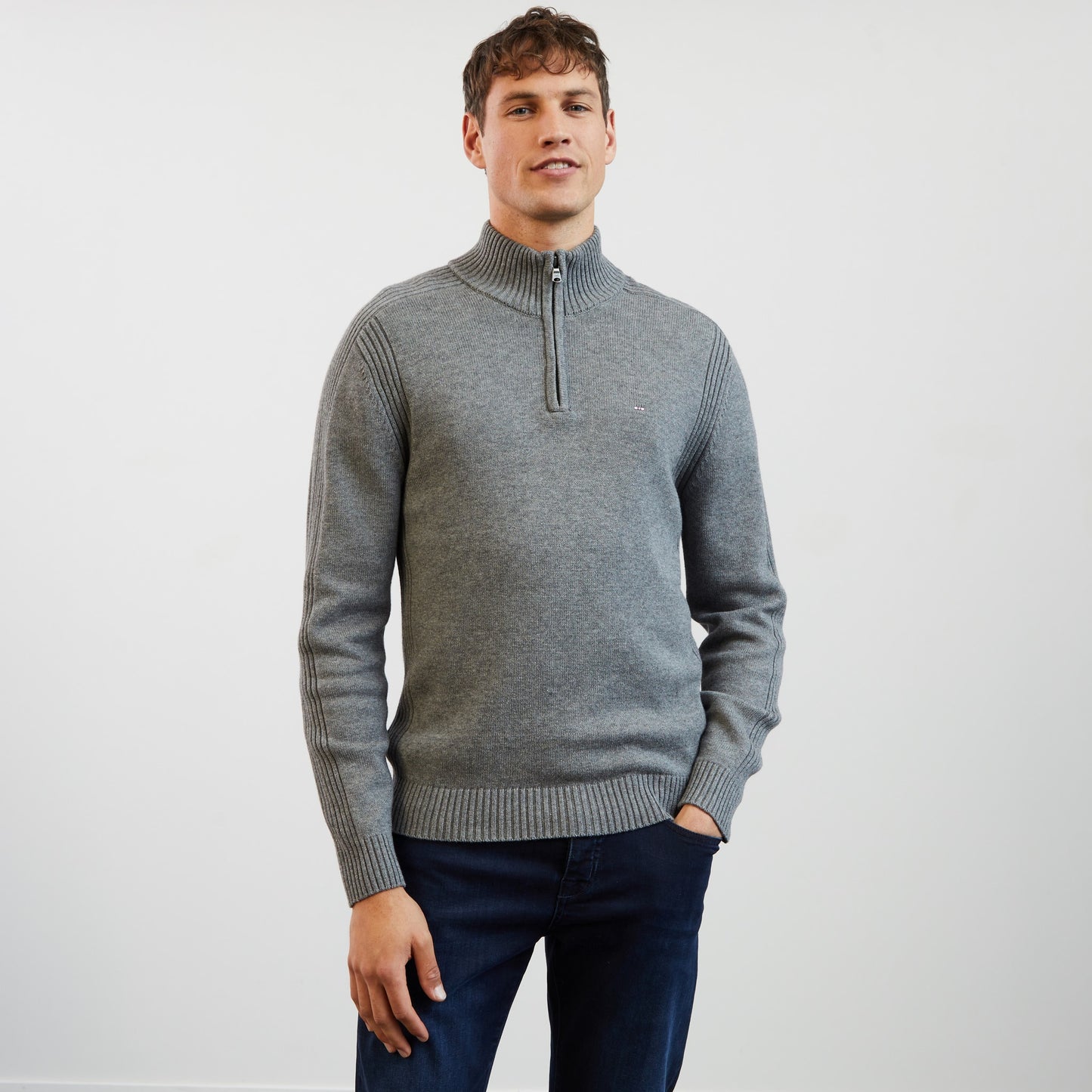 Grey zip-neck jumper in combination knit